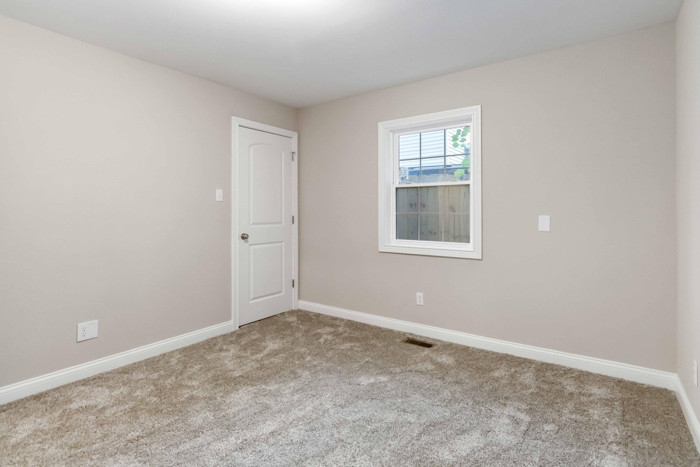 Richmond, Kentucky, 40475, United States, 4 Bedrooms Bedrooms, ,4 BathroomsBathrooms,Residential,For Sale,1943491