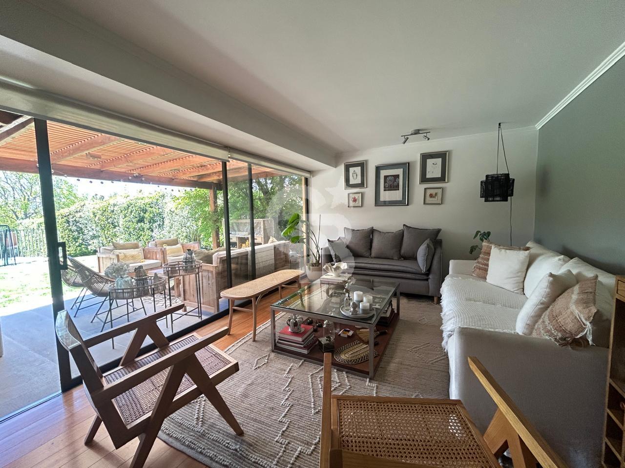 Lo Barnechea, Chile, 5 Bedrooms Bedrooms, ,4 BathroomsBathrooms,Residential,For Sale,1966346