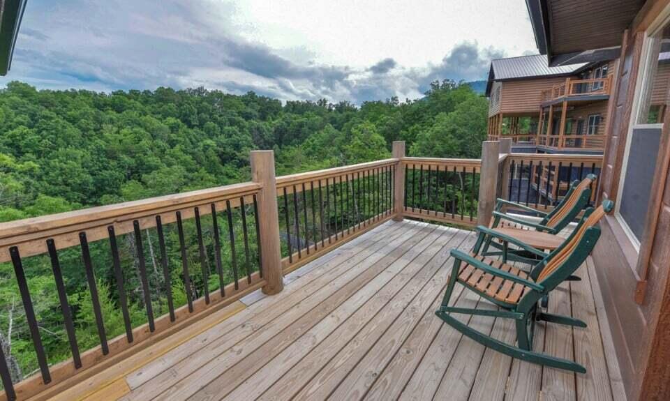 Sevierville, Tennessee, 37876, United States, 16 Bedrooms Bedrooms, ,17 BathroomsBathrooms,Residential,For Sale,1977076