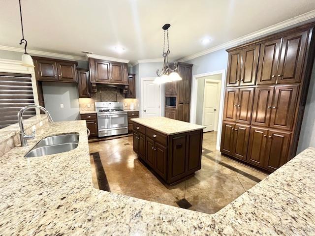 Maumelle, Arkansas, 72113, United States, 5 Bedrooms Bedrooms, ,4 BathroomsBathrooms,Residential,For Sale,1887033