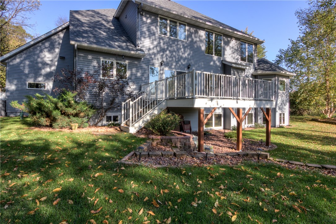 Eau Claire, Wisconsin, 54701, United States, 5 Bedrooms Bedrooms, ,4 BathroomsBathrooms,Residential,For Sale,1976179