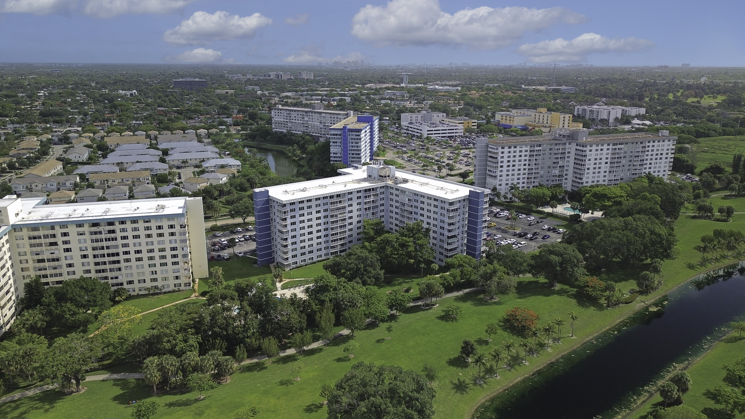  4200 Hillcrest Dr, Hollywood, FL, 33021 - 物件實景