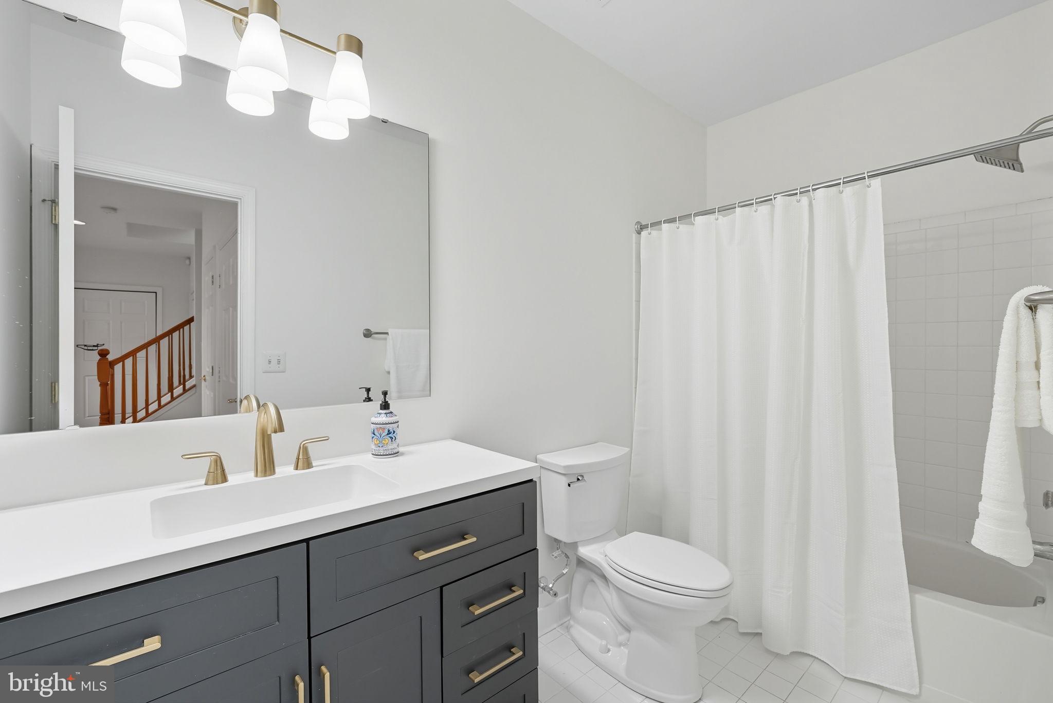 Fairfax, Virginia, 22033, United States, 3 Bedrooms Bedrooms, ,4 BathroomsBathrooms,Residential,For Sale,1975238