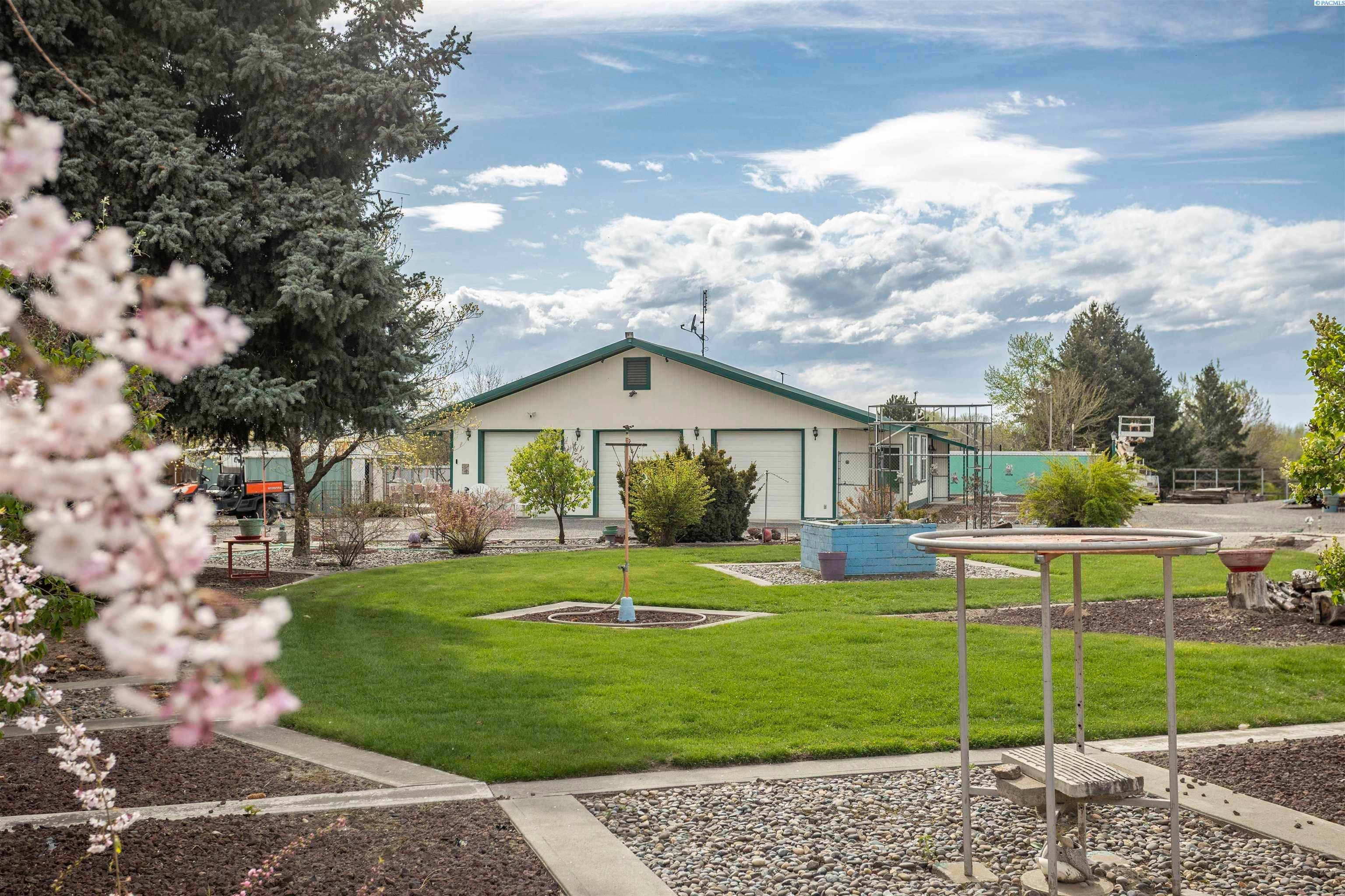 Granger, Washington, 98932, United States, 4 Bedrooms Bedrooms, ,1 BathroomBathrooms,Residential,For Sale,1975233