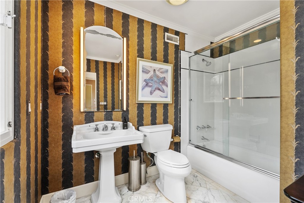 Newport Beach, California, 92663, United States, 5 Bedrooms Bedrooms, ,4 BathroomsBathrooms,Residential,For Sale,1848621