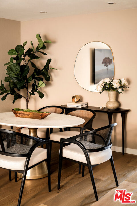 Santa Monica, California, 90403, United States, 2 Bedrooms Bedrooms, ,3 BathroomsBathrooms,Residential,For Sale,1986482