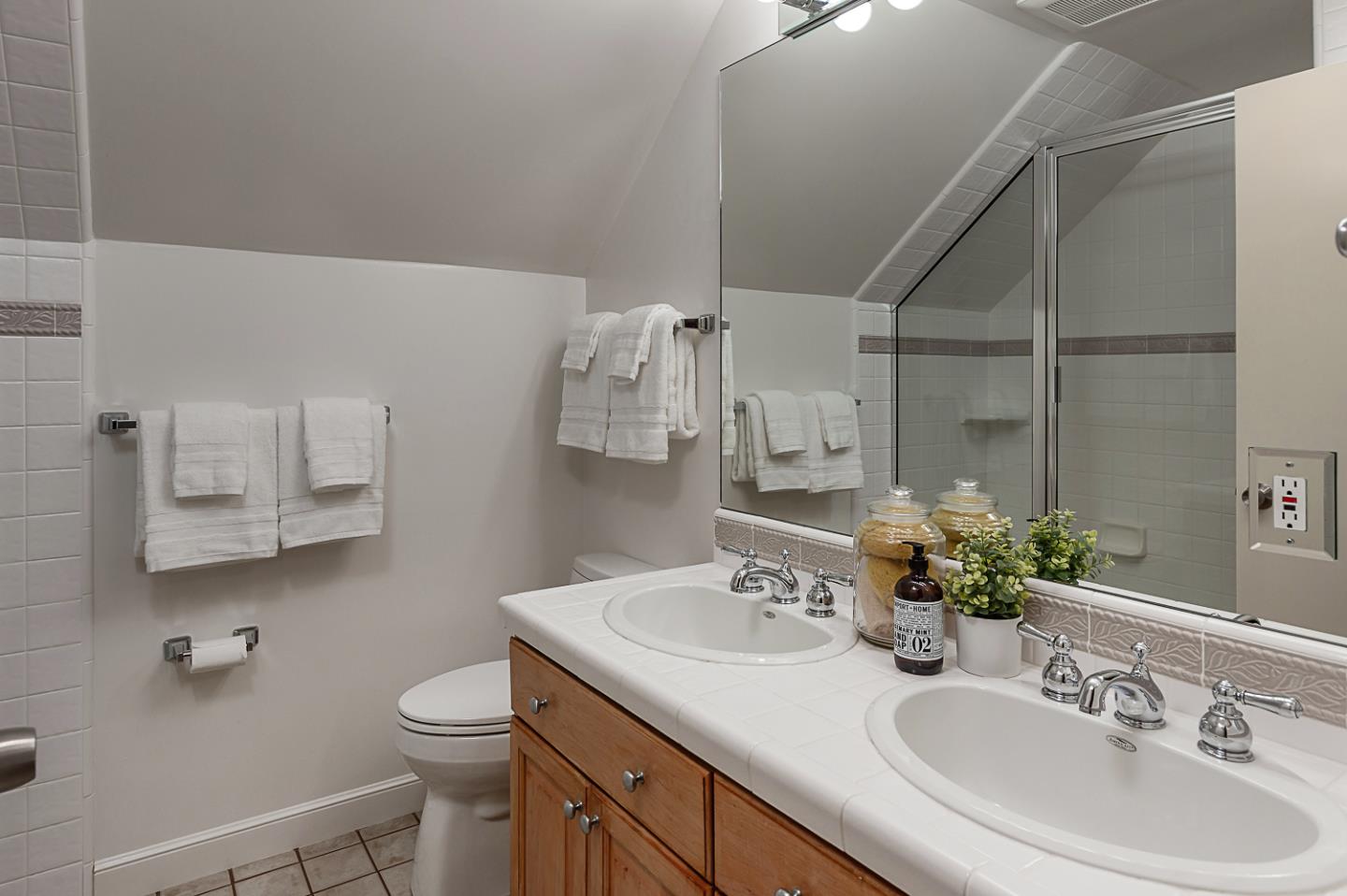 San Mateo, California, 94402, United States, 5 Bedrooms Bedrooms, ,4 BathroomsBathrooms,Residential,For Sale,1901144
