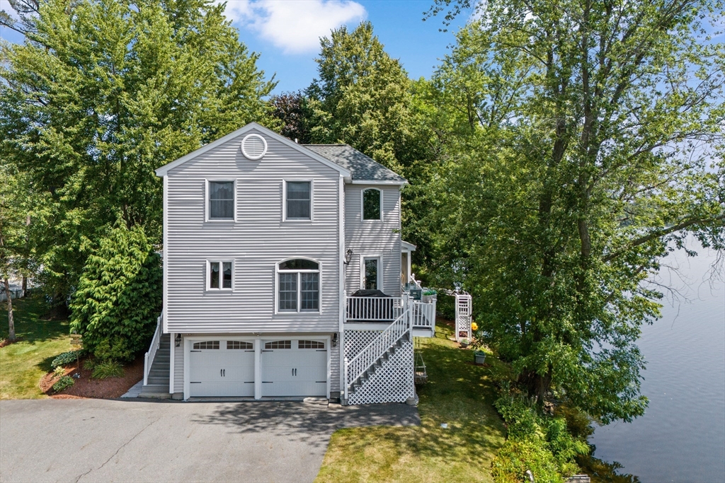 Methuen, Massachusetts, 01844, United States, 3 Bedrooms Bedrooms, ,2 BathroomsBathrooms,Residential,For Sale,1929056