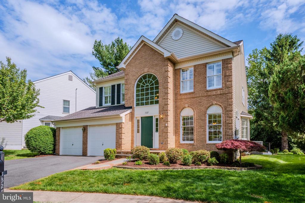 Reston, Virginia, 20194, United States, 4 Bedrooms Bedrooms, ,4 BathroomsBathrooms,Residential,For Sale,2047998