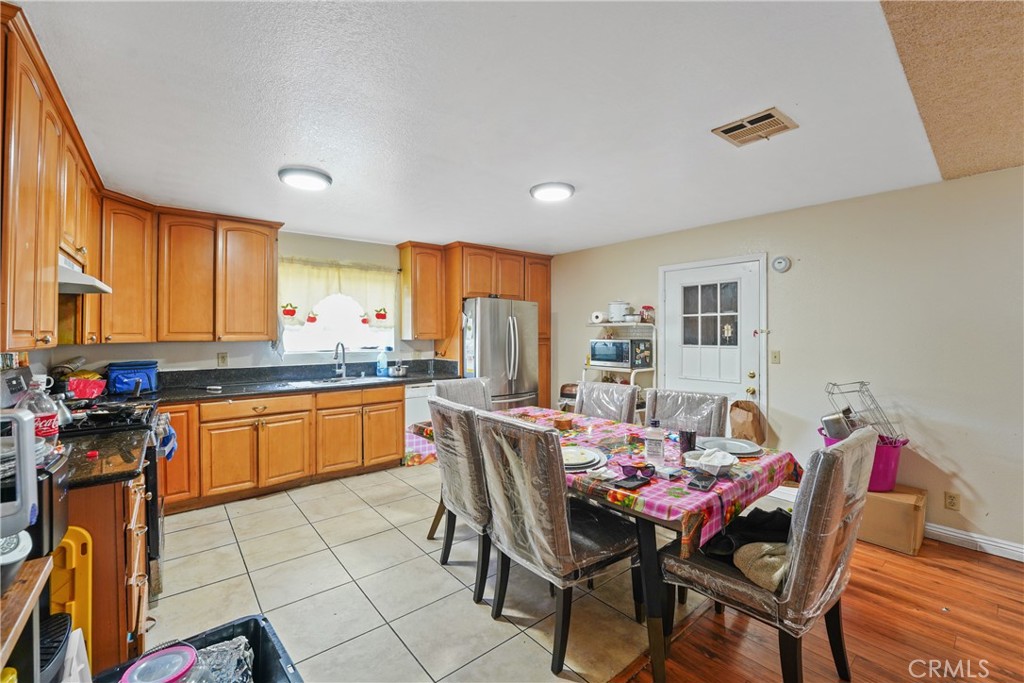 Los Angeles, California, 90032, United States, ,Residential,For Sale,1810612