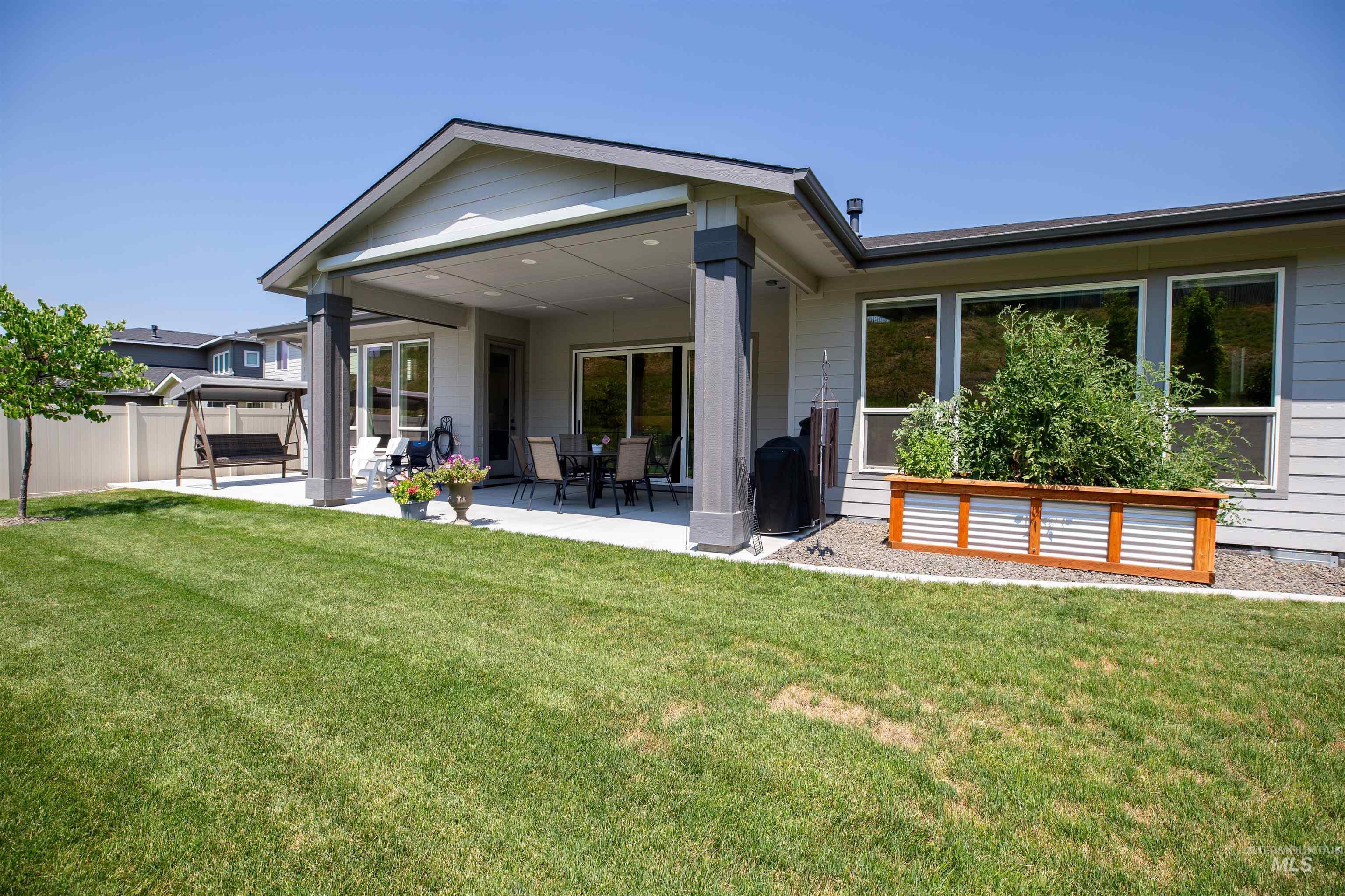 Meridian, Idaho, 83642, United States, 3 Bedrooms Bedrooms, ,3 BathroomsBathrooms,Residential,For Sale,1901356