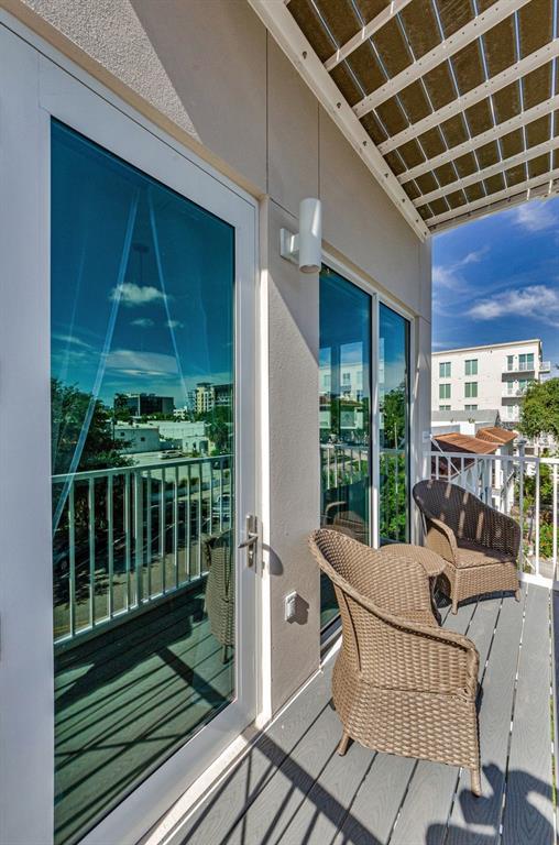 St Petersburg, Florida, 33701, United States, 3 Bedrooms Bedrooms, ,3 BathroomsBathrooms,Residential,For Sale,1885296