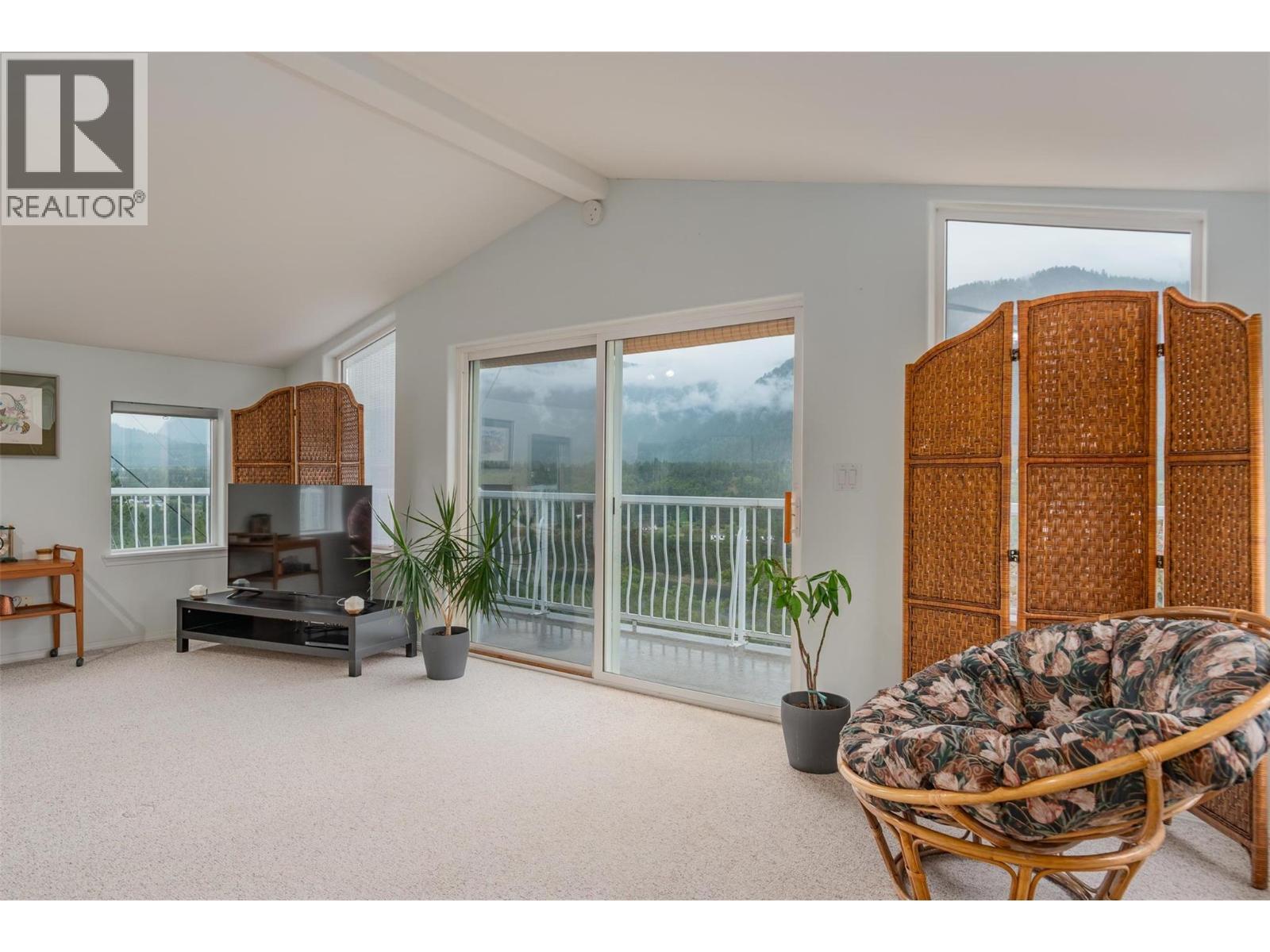 CASTLEGAR, British Columbia, V1N 2S5, CA, 5 Bedrooms Bedrooms, ,3 BathroomsBathrooms,Residential,For Sale,1918306