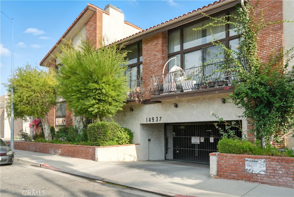 Van Nuys, California, 91405, United States, 3 Bedrooms Bedrooms, ,2 BathroomsBathrooms,Residential,For Sale,1927818