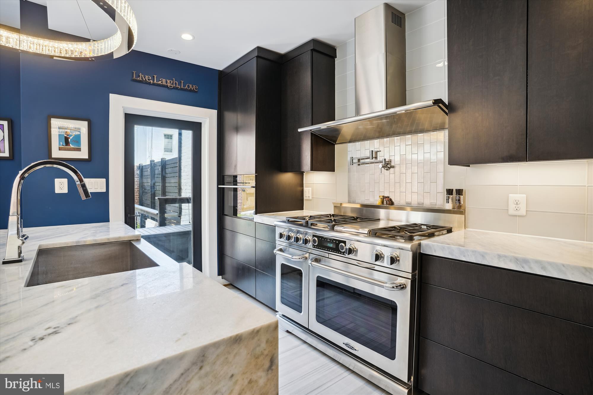 Alexandria, Virginia, 22314, United States, 3 Bedrooms Bedrooms, ,4 BathroomsBathrooms,Residential,For Sale,1936981