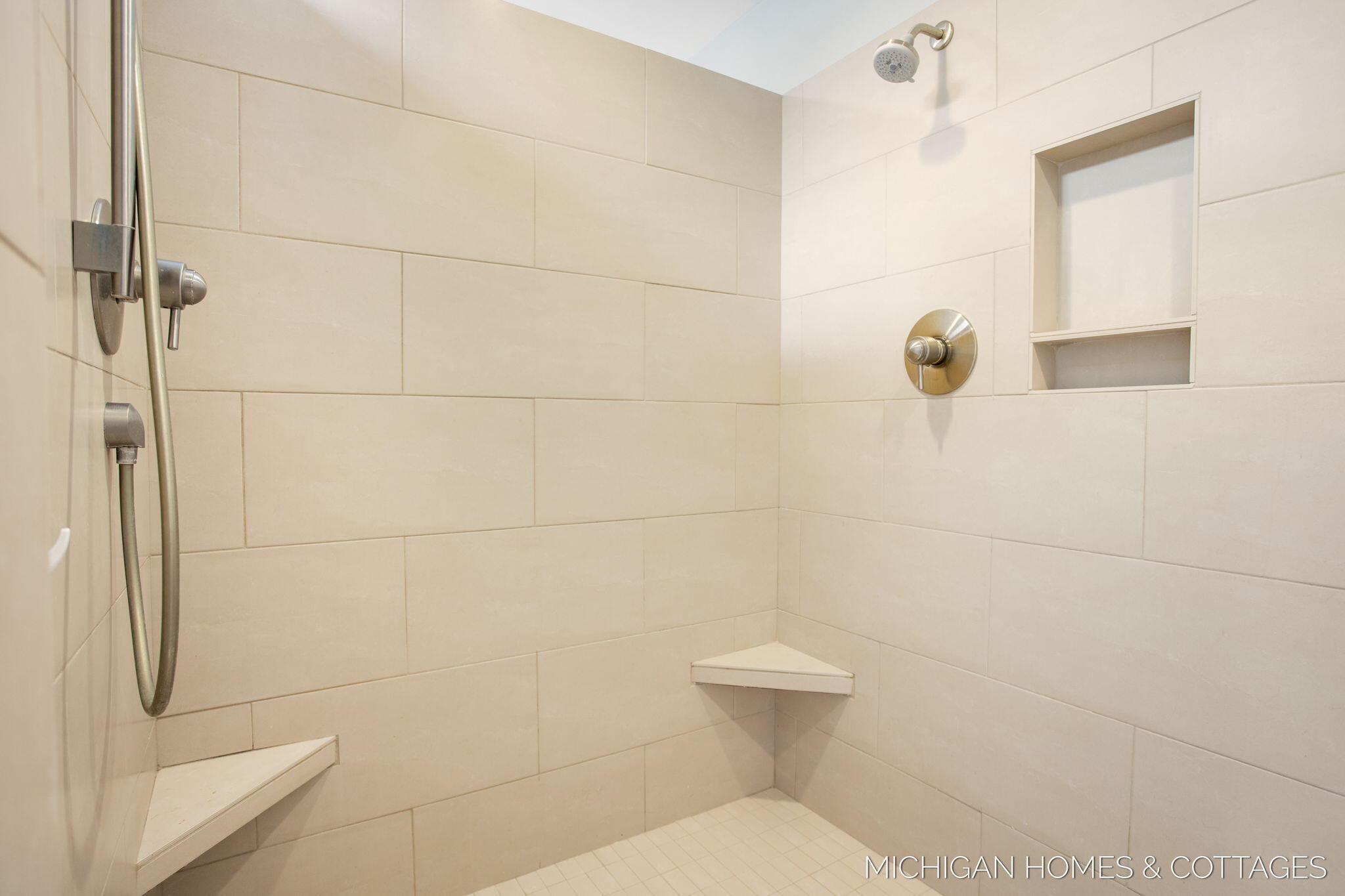 Saugatuck, Michigan, 49453, United States, 5 Bedrooms Bedrooms, ,4 BathroomsBathrooms,Residential,For Sale,1940964