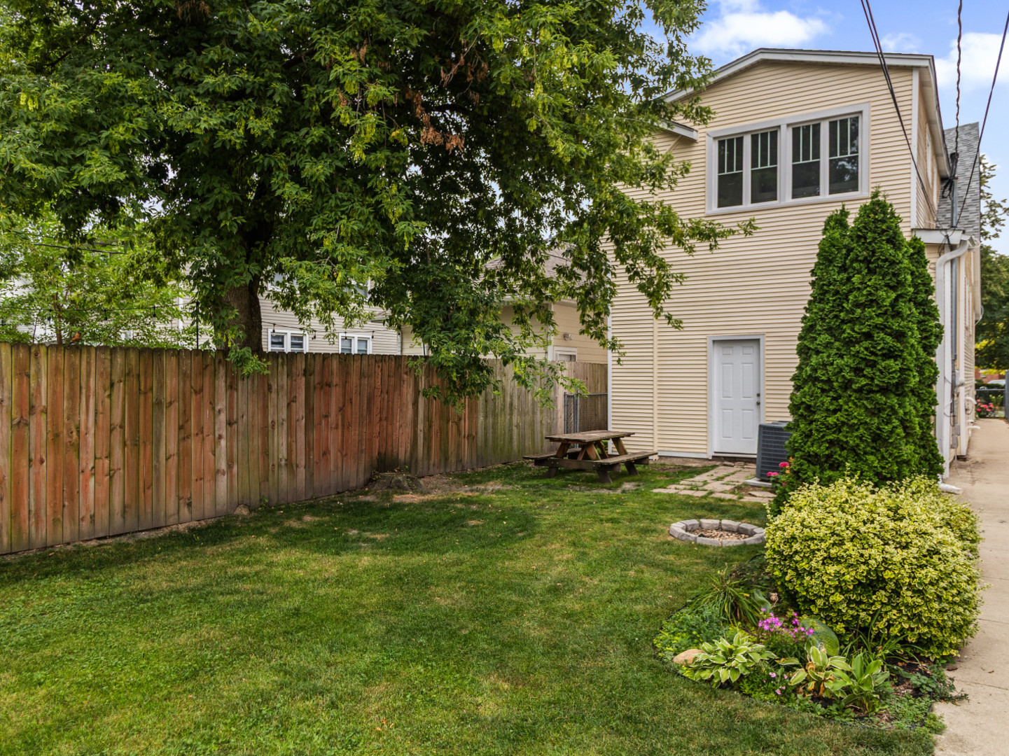 Evanston, Illinois, 60201, United States, 5 Bedrooms Bedrooms, ,3 BathroomsBathrooms,Residential,For Sale,1908877