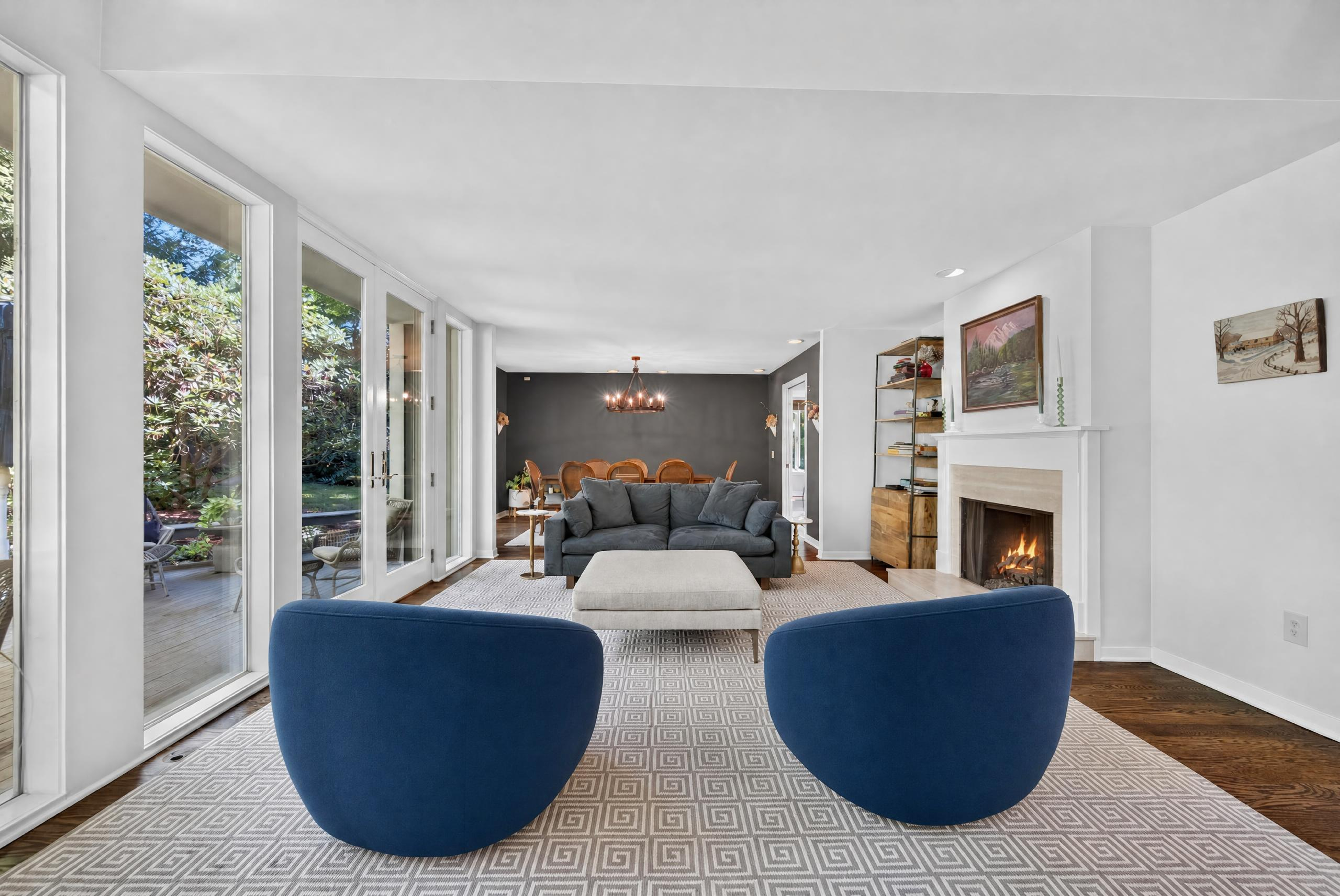  Immaculate Home with Classic Versatile Design Offers Privacy - 物件實景