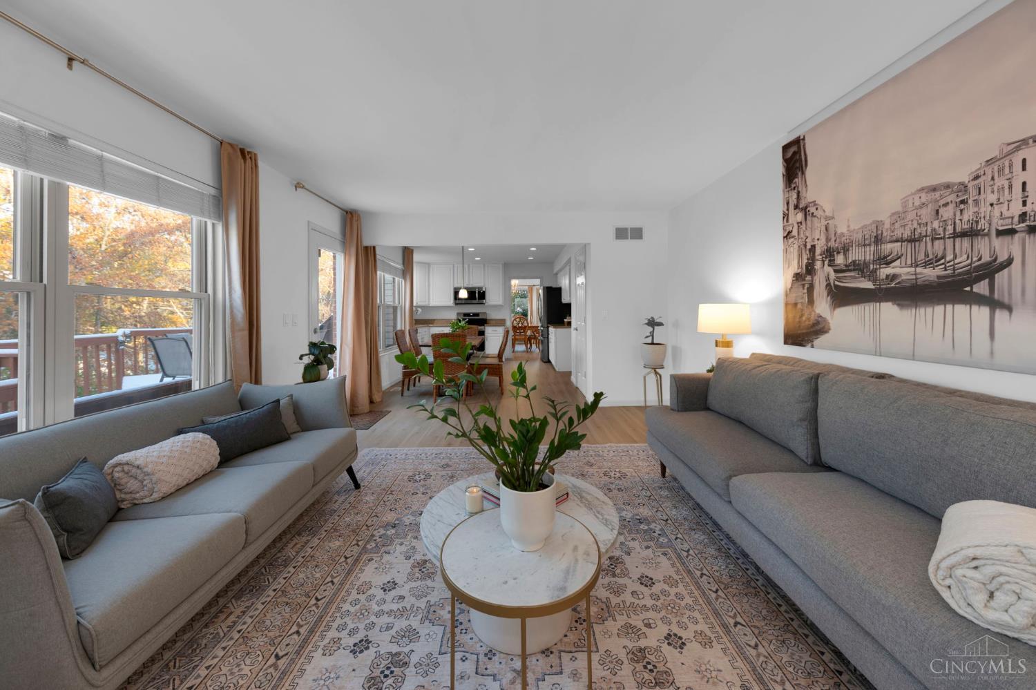 Loveland, Ohio, 45140, United States, 4 Bedrooms Bedrooms, ,3 BathroomsBathrooms,Residential,For Sale,1992143