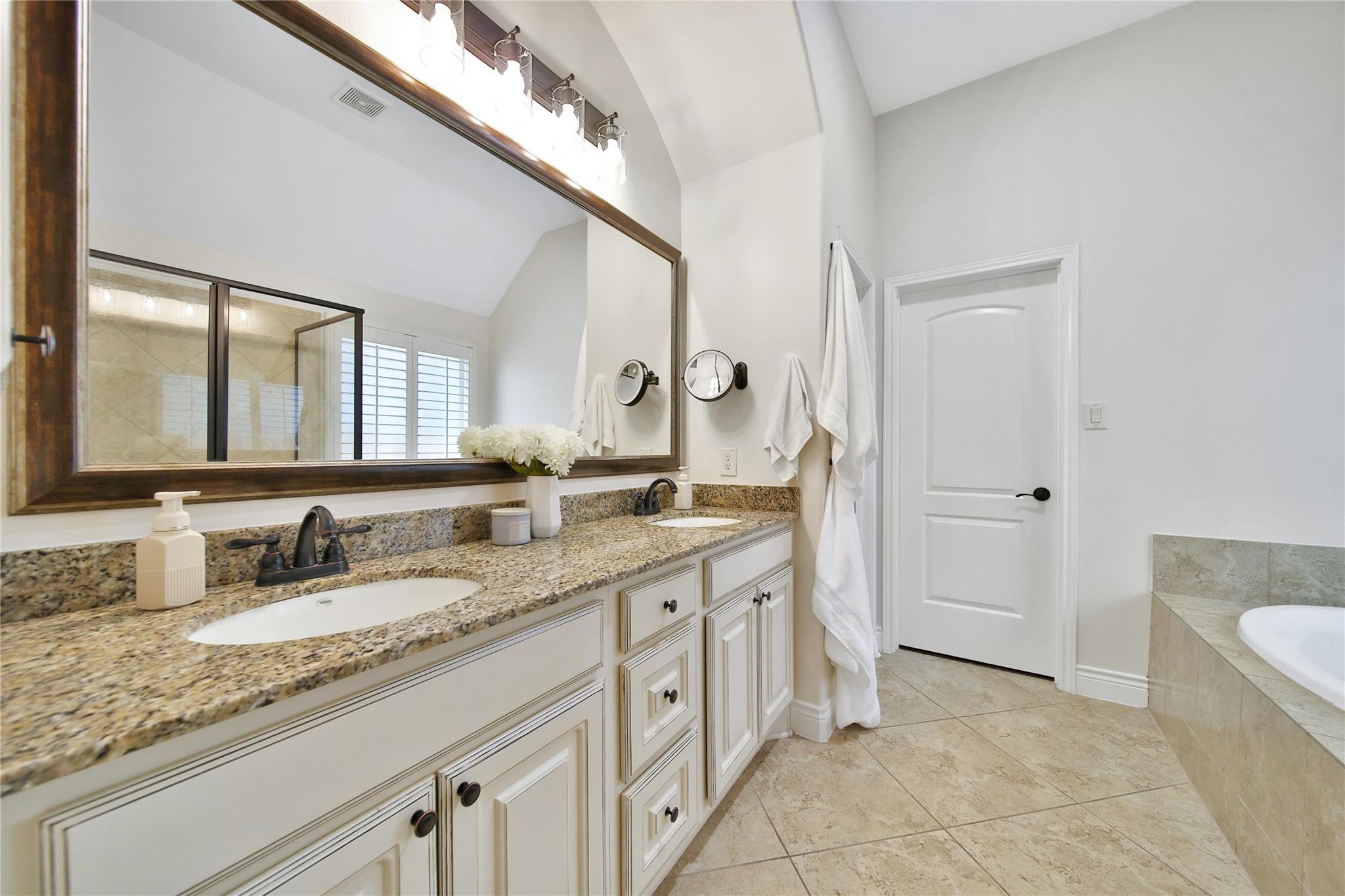 Montgomery, Texas, 77316, United States, 3 Bedrooms Bedrooms, ,3 BathroomsBathrooms,Residential,For Sale,1992455