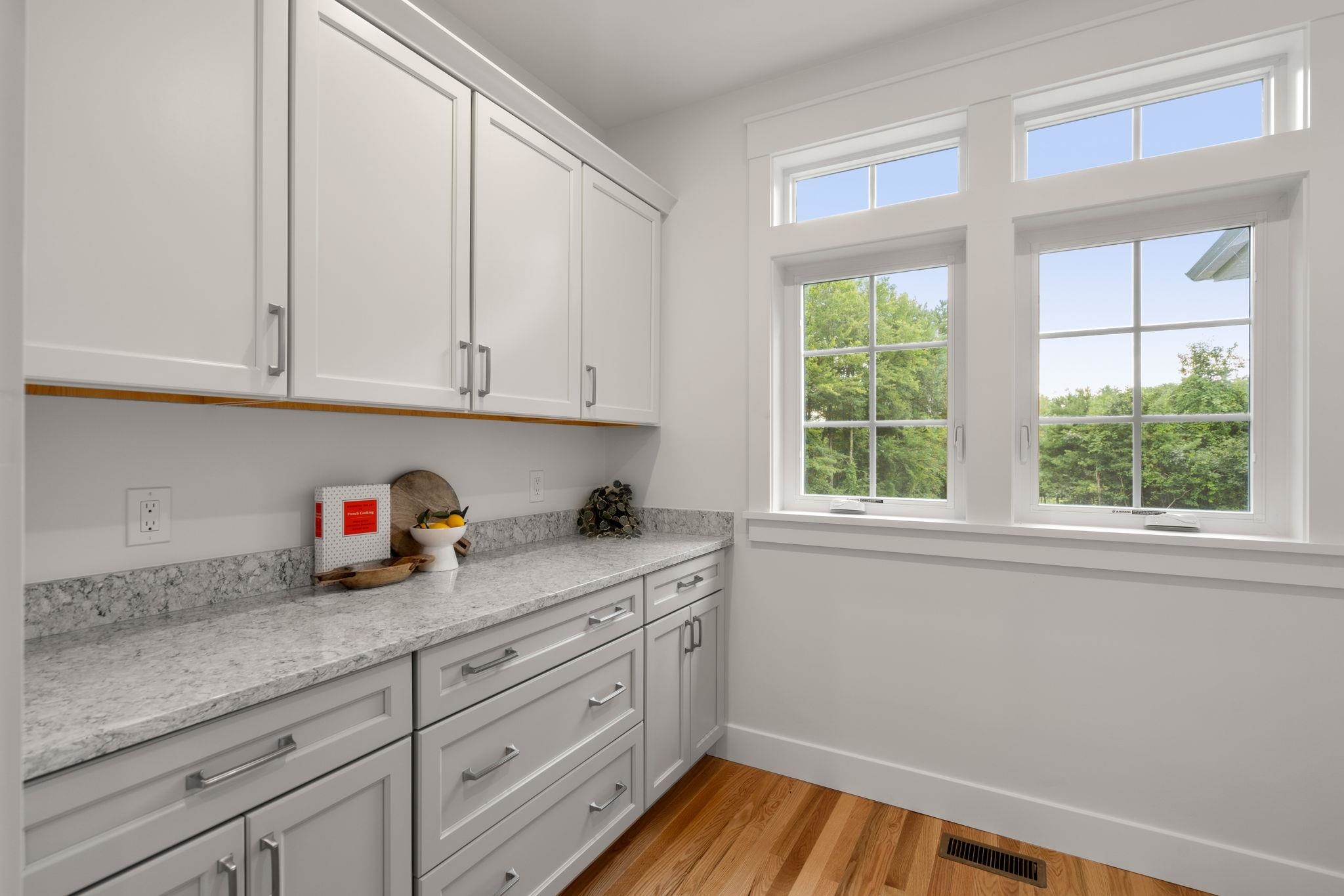 Bedford, New Hampshire, 03110, United States, 4 Bedrooms Bedrooms, ,5 BathroomsBathrooms,Residential,For Sale,1991015