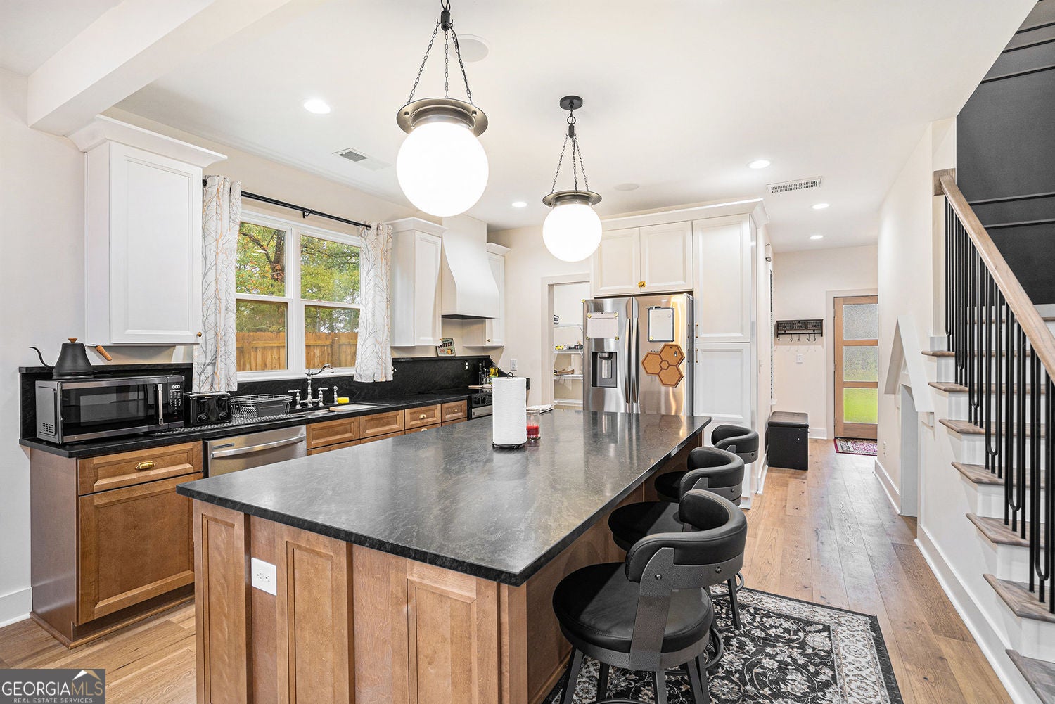 Marietta, Georgia, 30060, United States, 4 Bedrooms Bedrooms, ,4 BathroomsBathrooms,Residential,For Sale,1973518