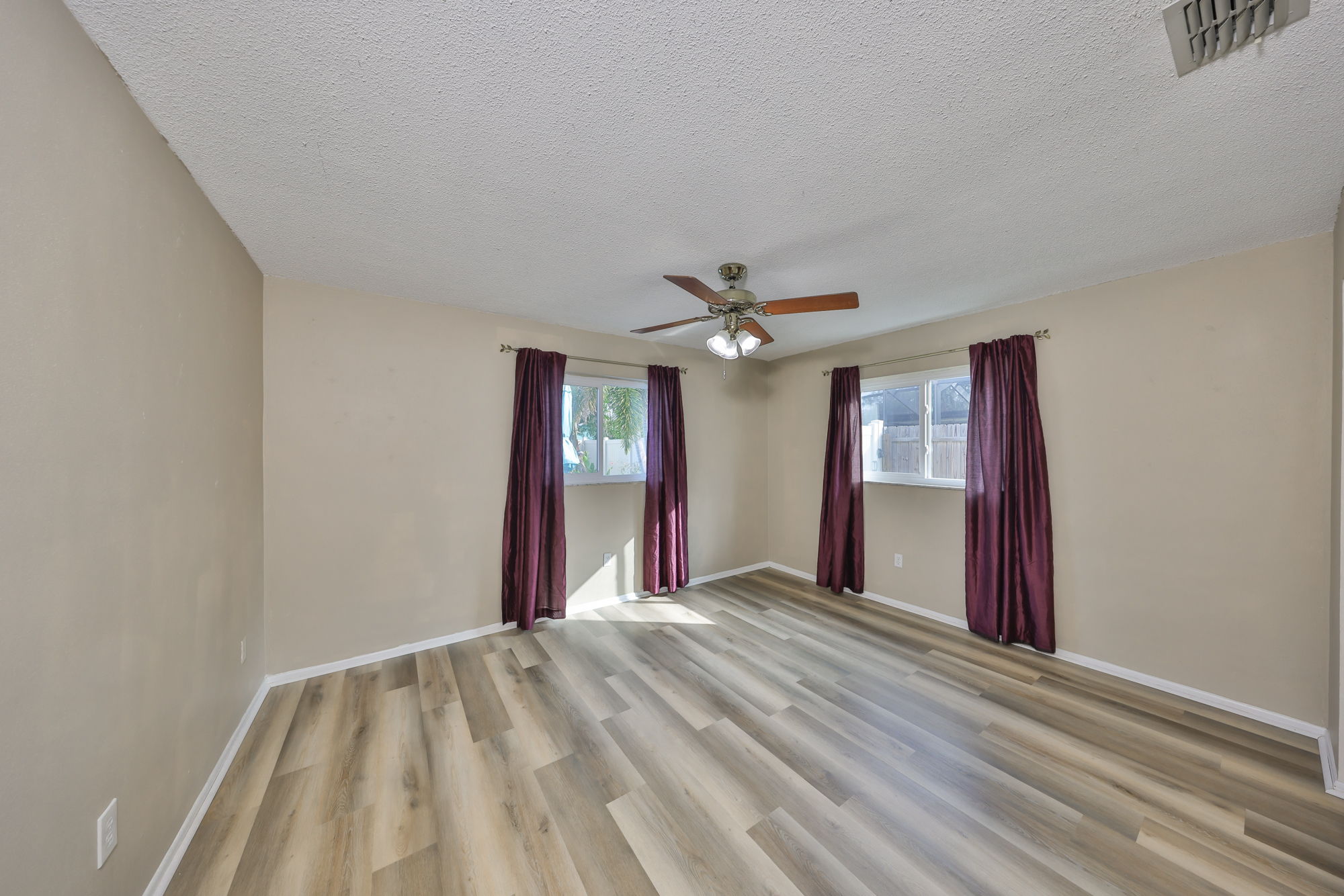 Seminole, Florida, 33772, United States, 4 Bedrooms Bedrooms, ,2 BathroomsBathrooms,Residential,For Sale,2013302