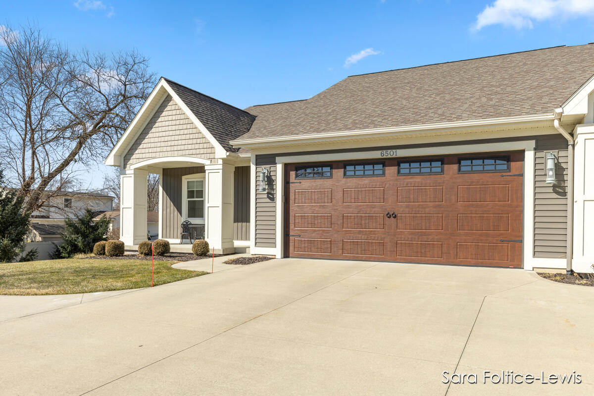 Grandville, Michigan, 49418, United States, 4 Bedrooms Bedrooms, ,3 BathroomsBathrooms,Residential,For Sale,1937298