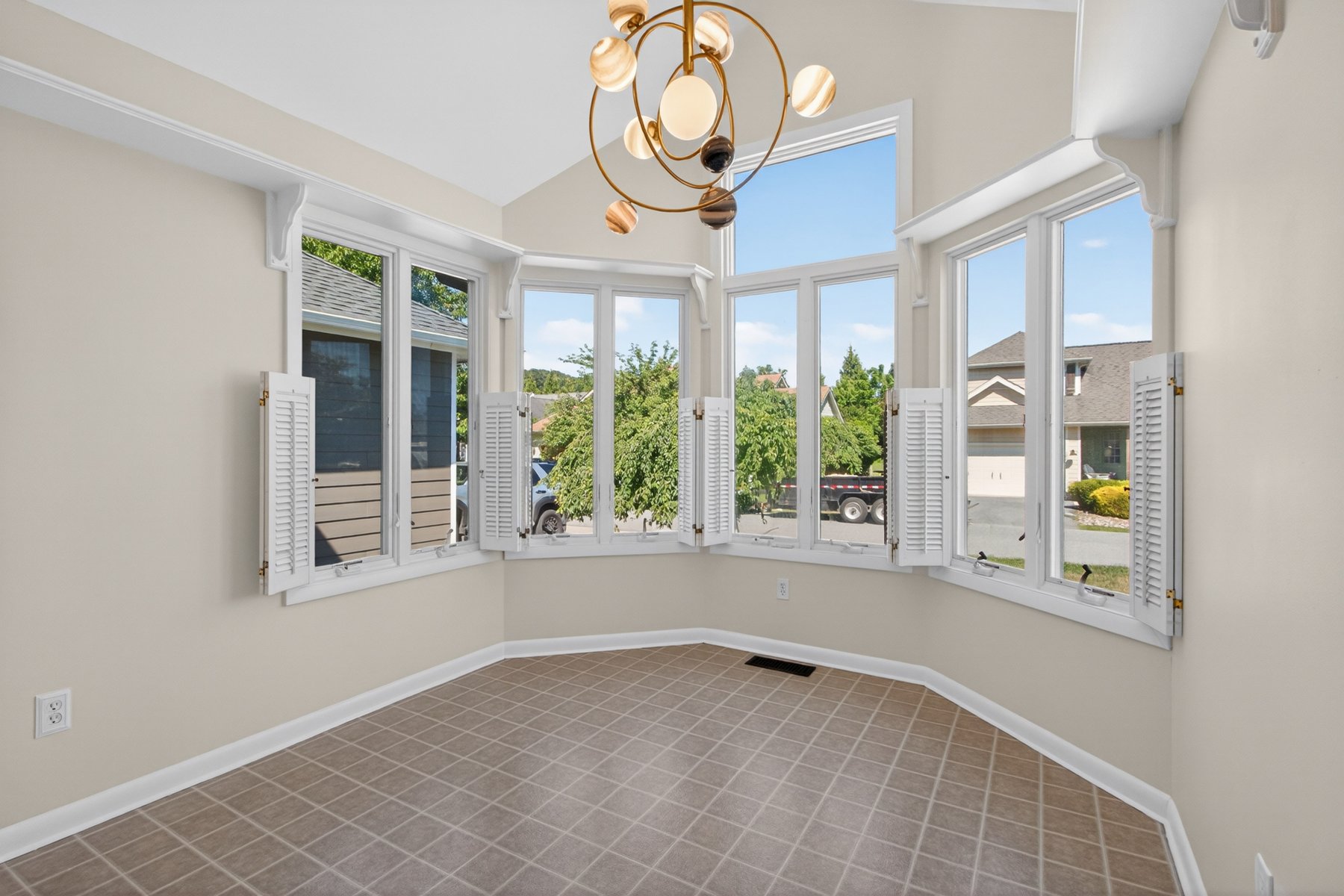  18609 Broadfield Drive - 物件實景