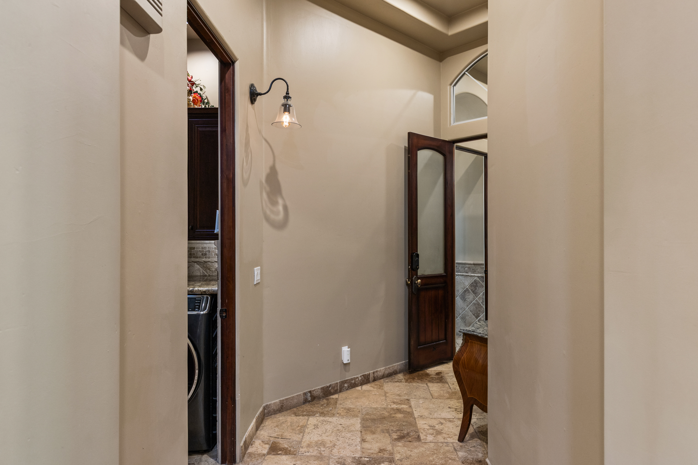 Tempe, Arizona, 85284, United States, 5 Bedrooms Bedrooms, ,3 BathroomsBathrooms,Residential,For Sale,1989924