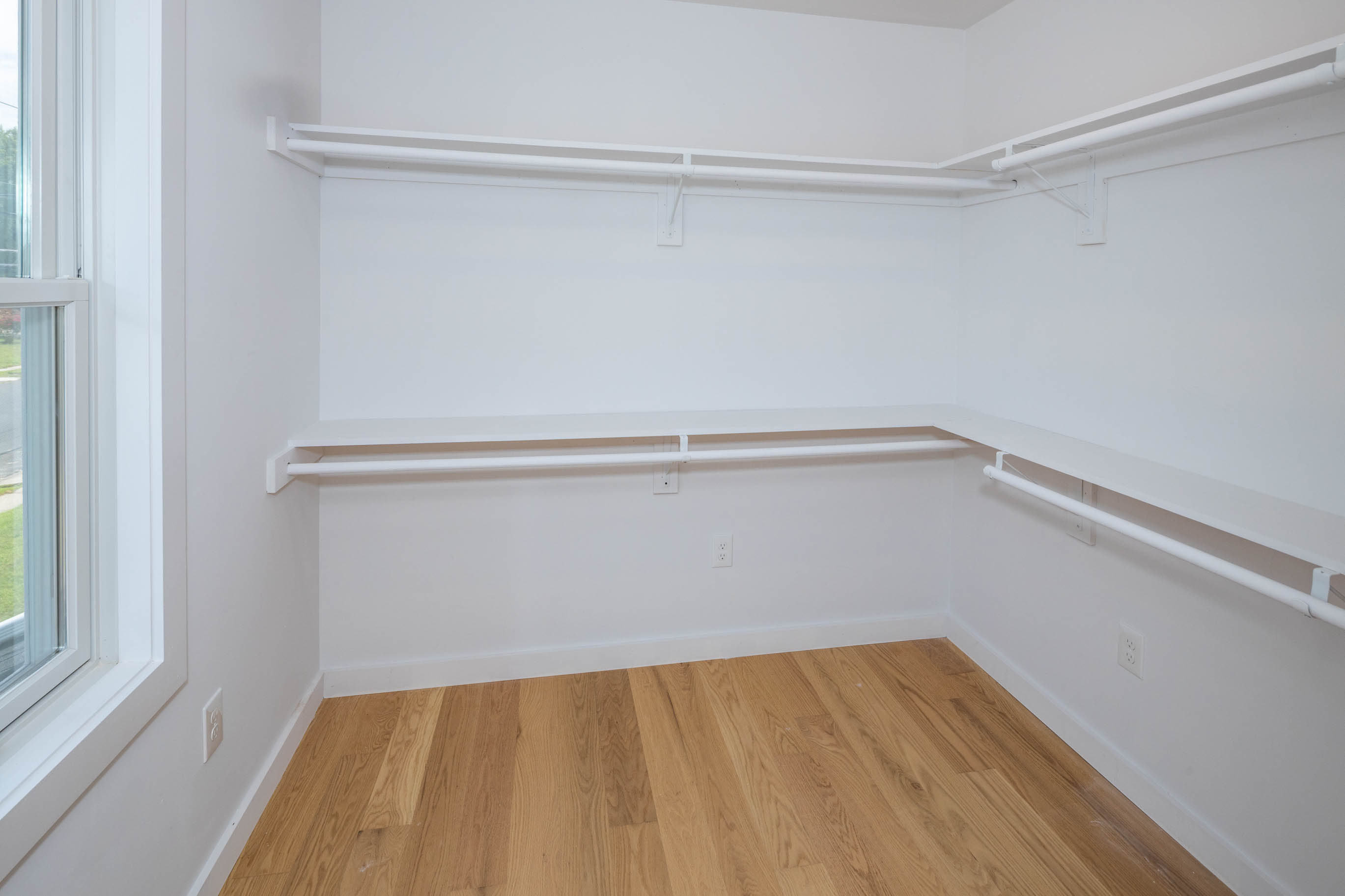 Edison, New Jersey, 08817, United States, 5 Bedrooms Bedrooms, ,4 BathroomsBathrooms,Residential,For Sale,1943601