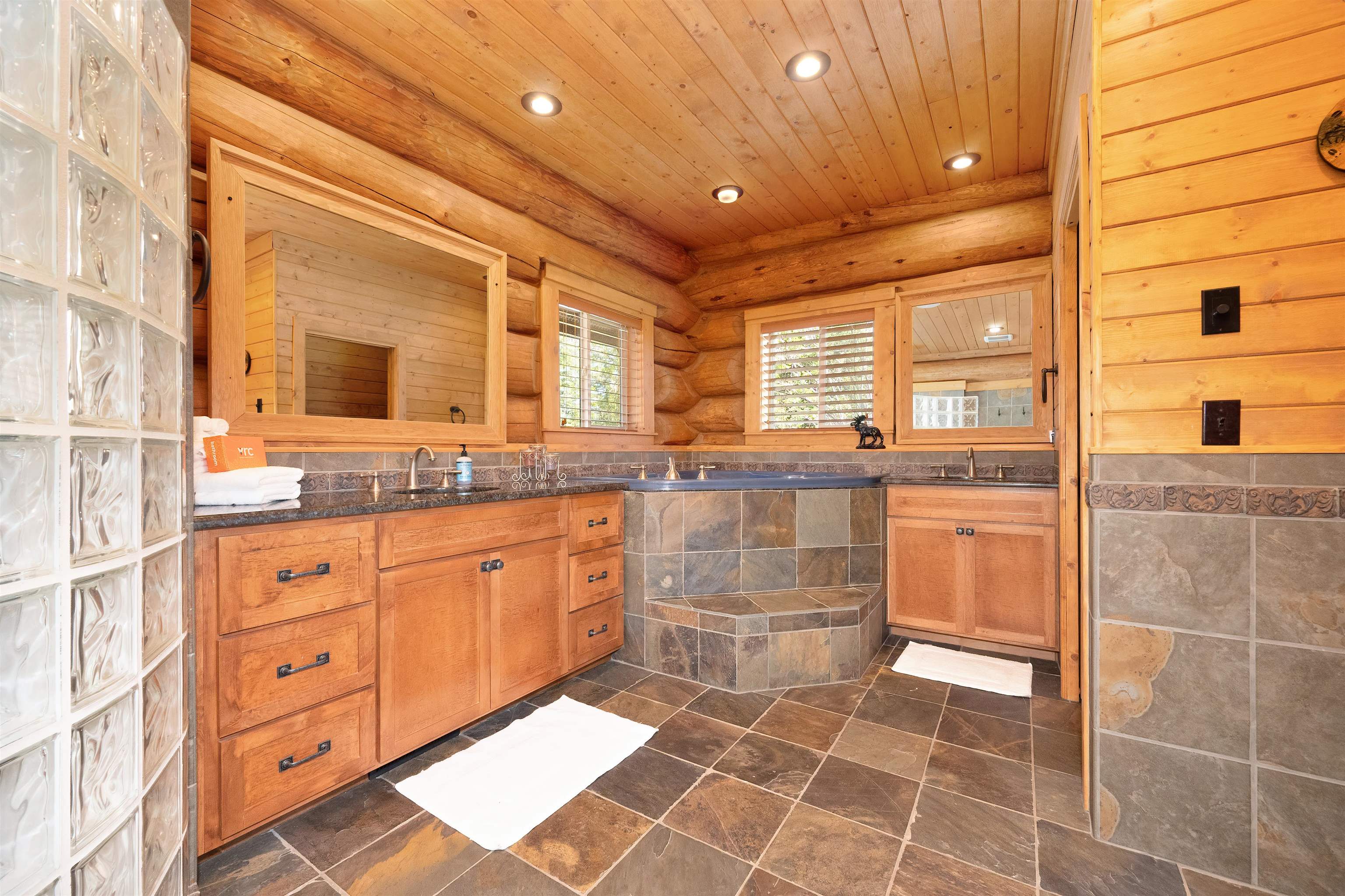 Kingston, Idaho, 83839, United States, 5 Bedrooms Bedrooms, ,4 BathroomsBathrooms,Residential,For Sale,1793473