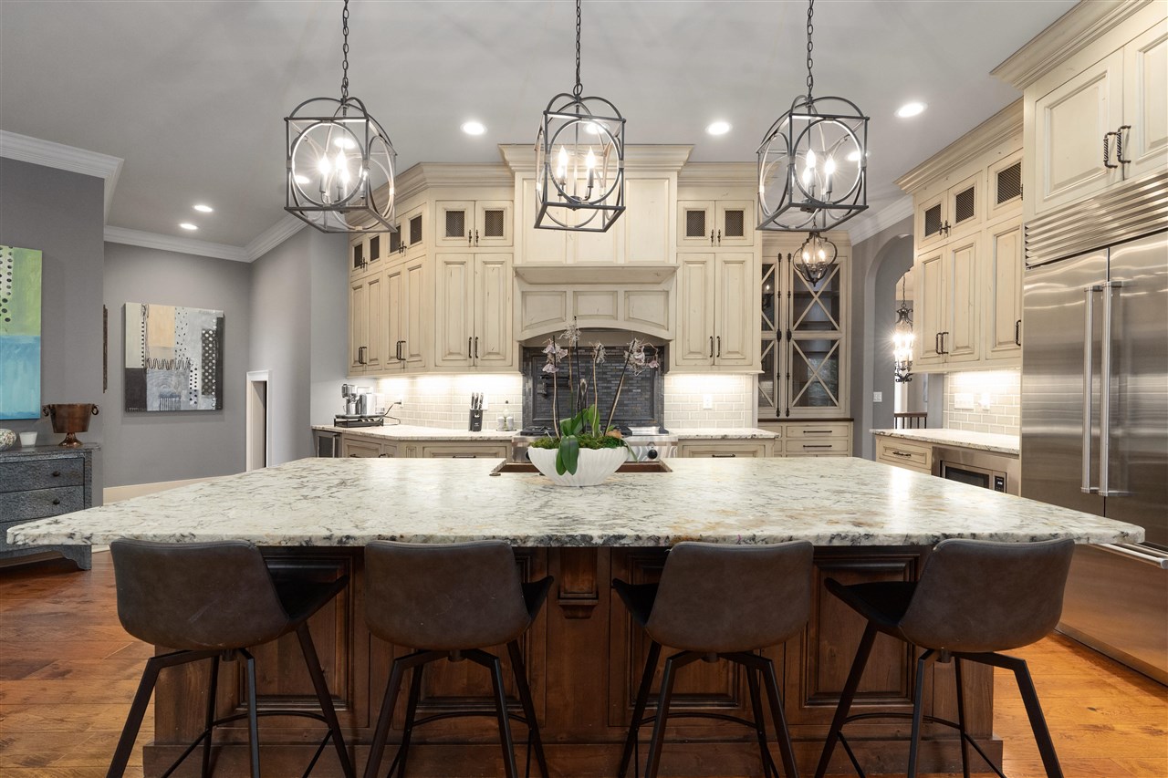 Bowling Green, Kentucky, 42103, United States, 5 Bedrooms Bedrooms, ,5 BathroomsBathrooms,Residential,For Sale,1986458