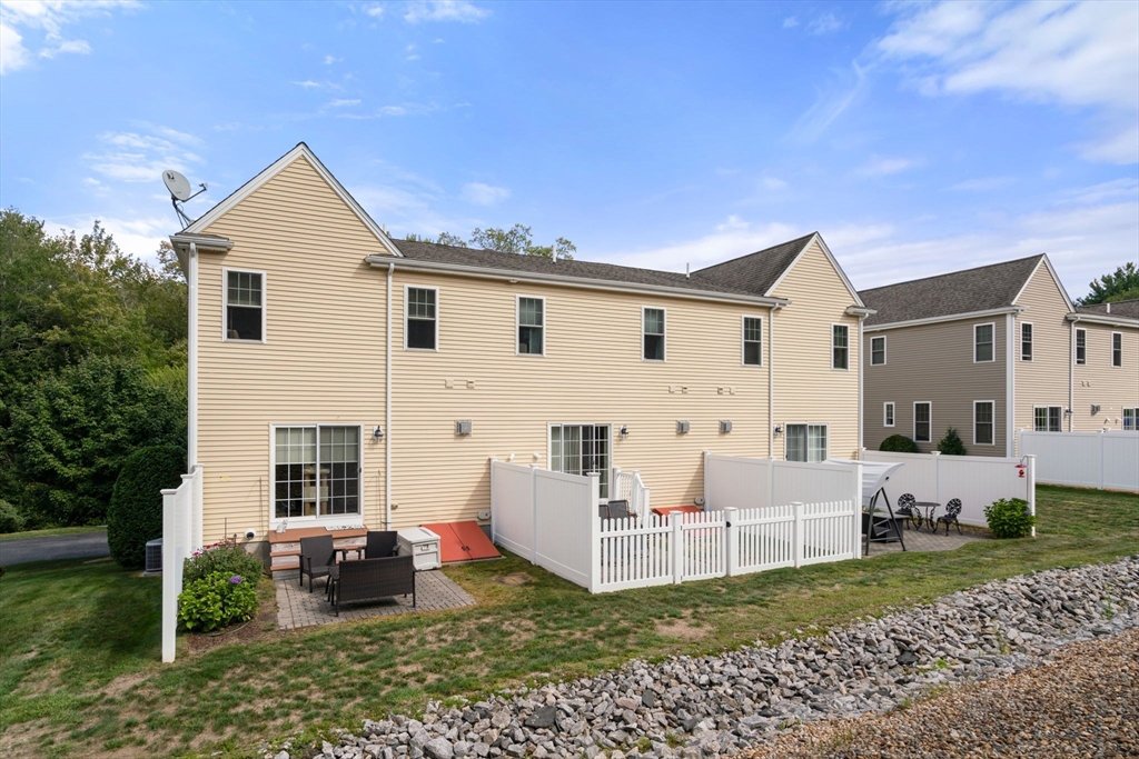 Bellingham, Massachusetts, 02019, United States, 2 Bedrooms Bedrooms, ,2 BathroomsBathrooms,Residential,For Sale,1938728