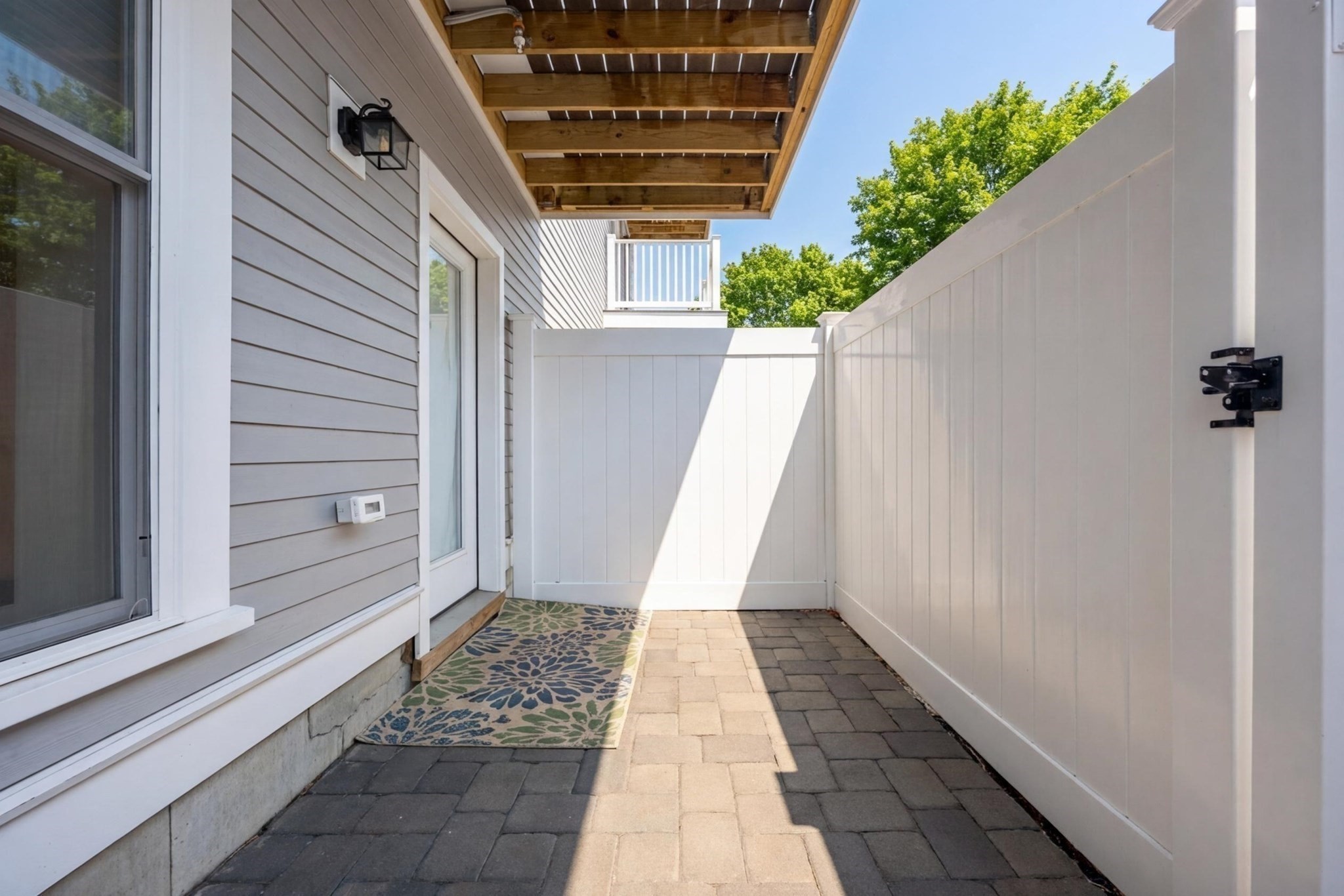 Boston, Massachusetts, 02134, United States, 3 Bedrooms Bedrooms, ,2 BathroomsBathrooms,Residential,For Sale,2034966