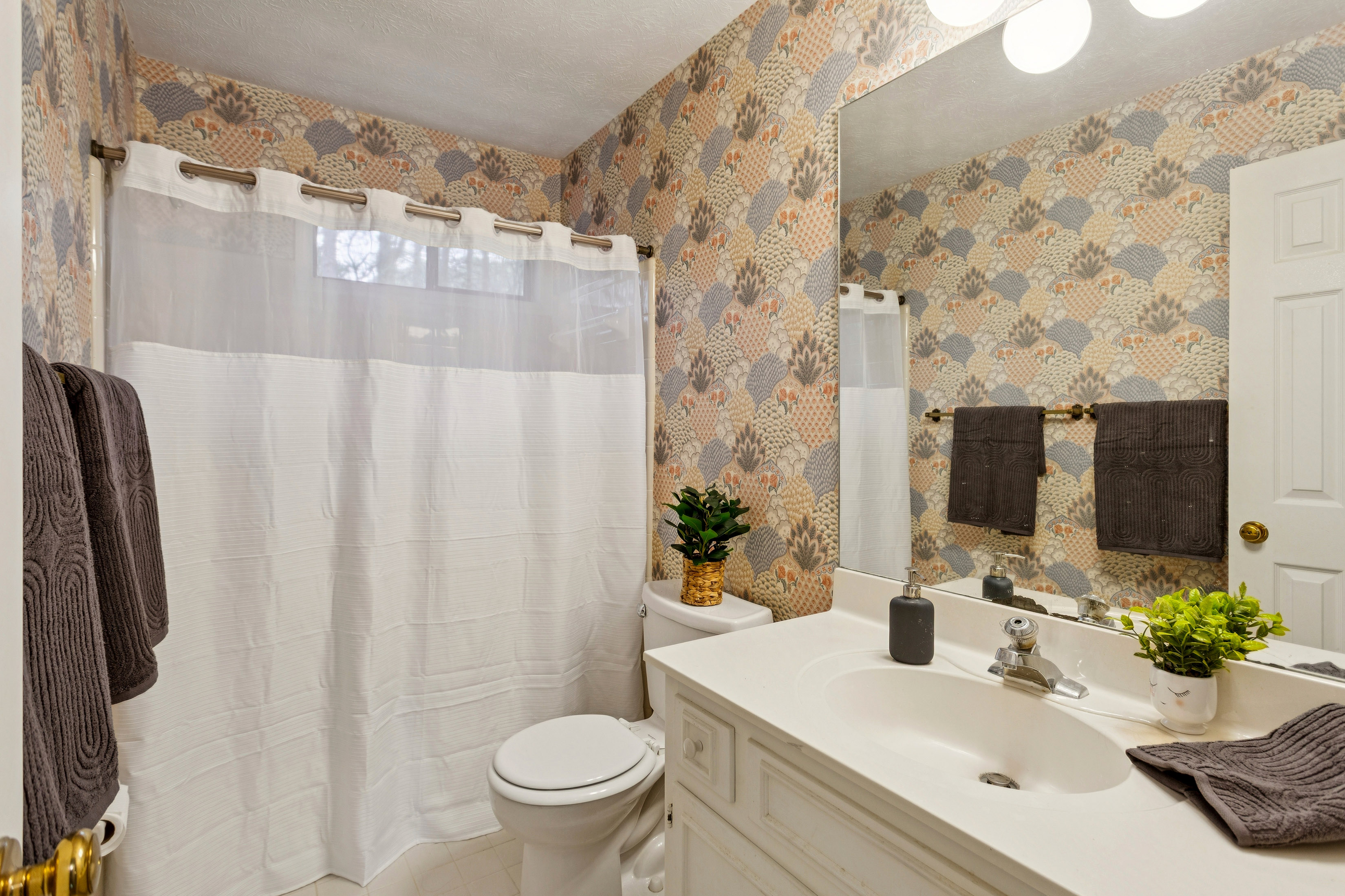  Beautiful Home on Corner Lot in Coveted Princeton Mill Subdivision - 物件實景