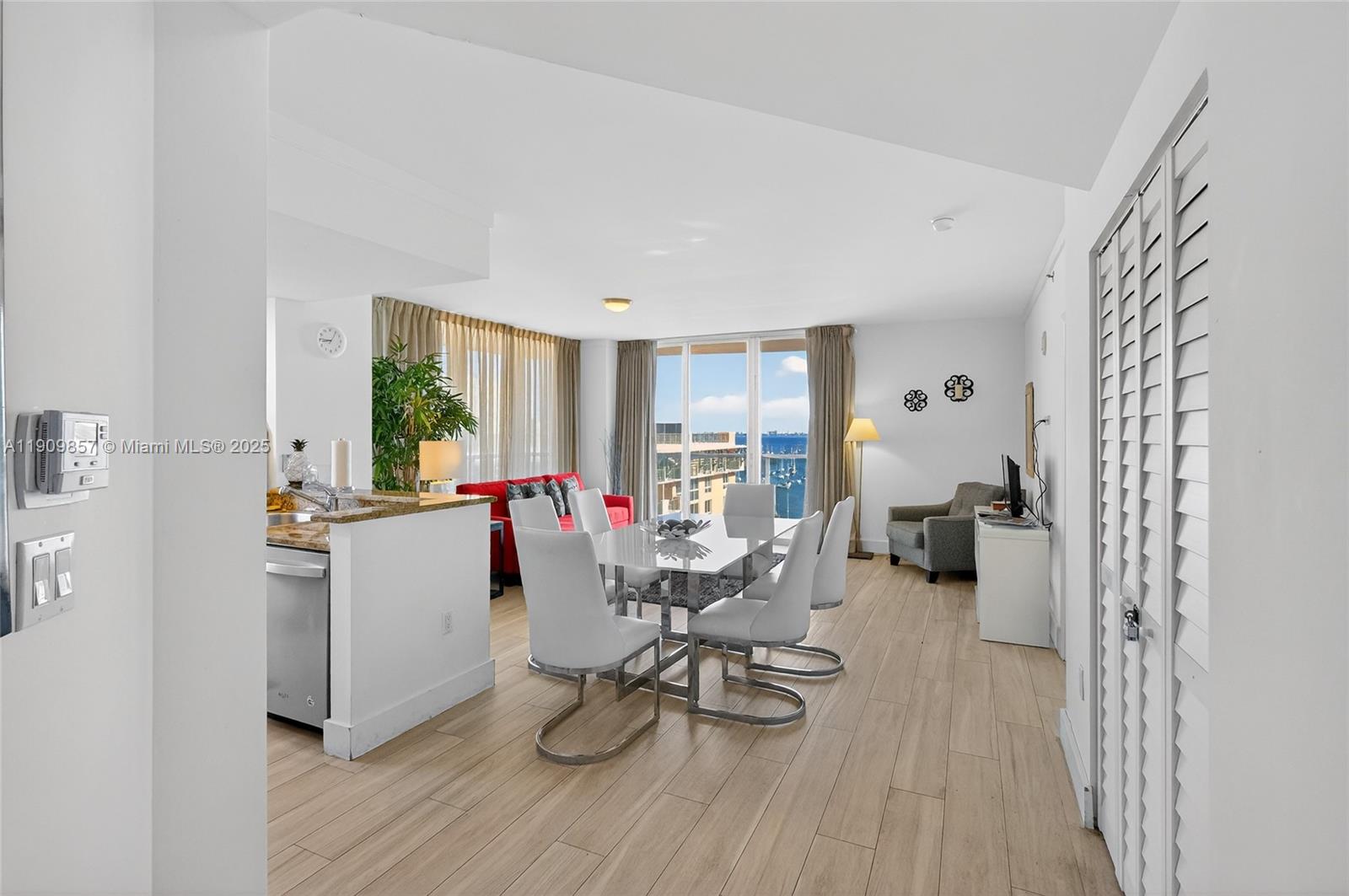 Miami, Florida, 33133, United States, 3 Bedrooms Bedrooms, ,4 BathroomsBathrooms,Residential,For Sale,1989266