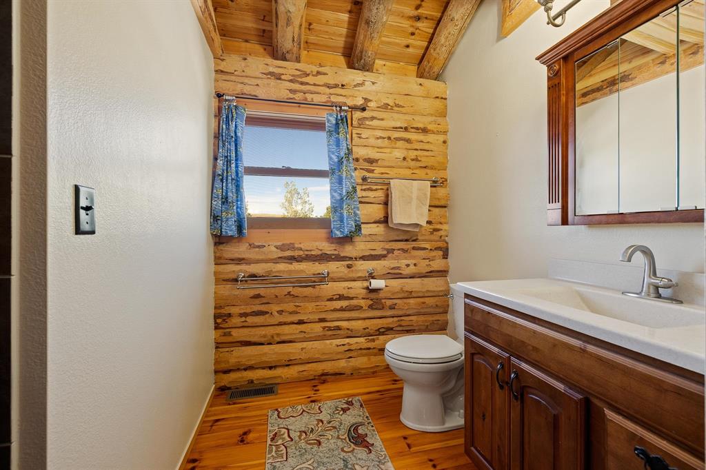 Hot Springs, South Dakota, 57747, United States, 3 Bedrooms Bedrooms, ,2 BathroomsBathrooms,Residential,For Sale,1984006