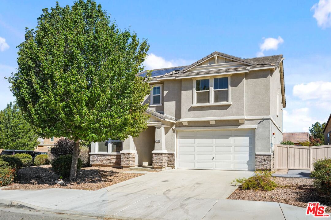 Lancaster, California, 93534, United States, 5 Bedrooms Bedrooms, ,3 BathroomsBathrooms,Residential,For Sale,1942304