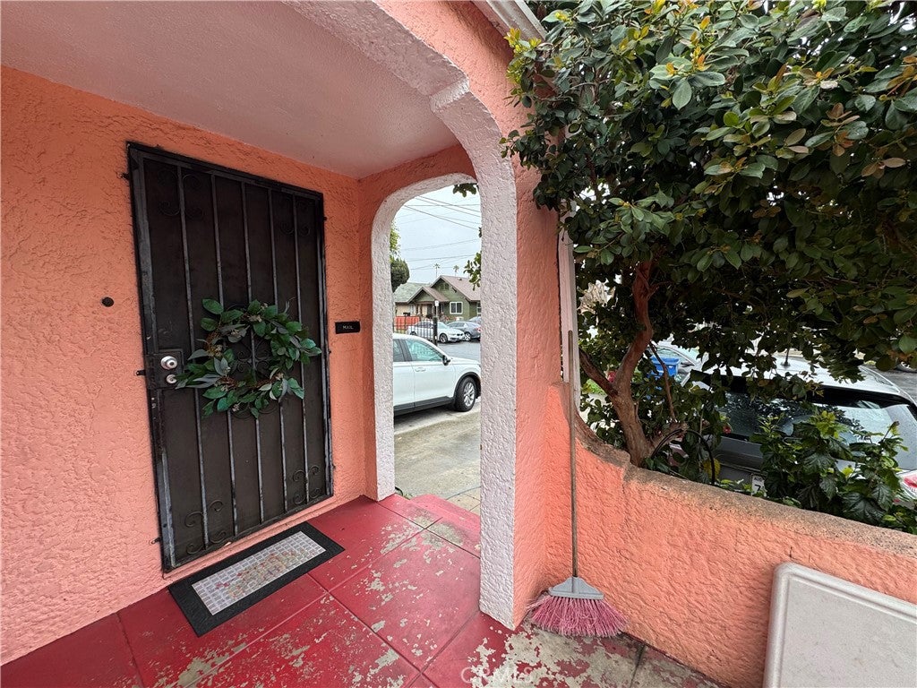 Los Angeles, California, 90037, United States, ,Residential,For Sale,2006199