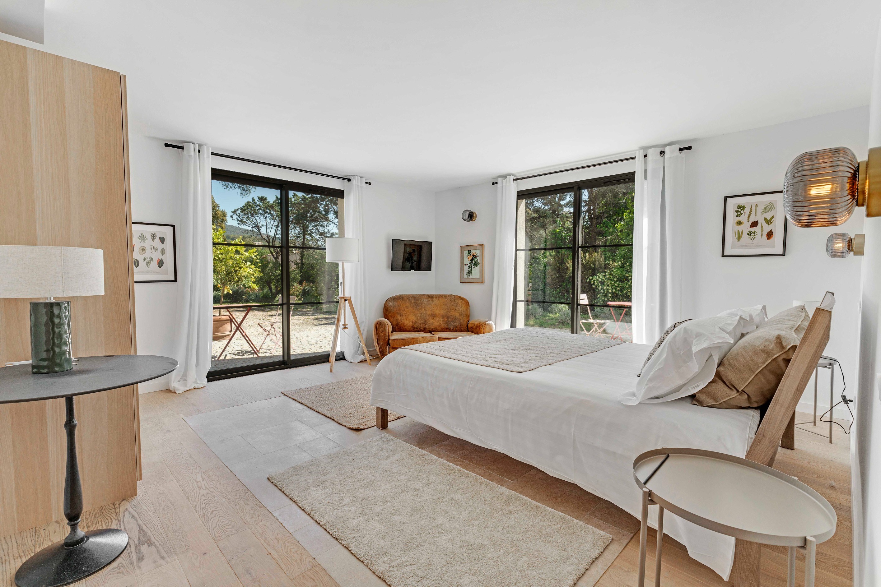  Gulf of Saint Tropez, renovated 300 sqm villa with six en suite bedrooms and po… - 物件實景