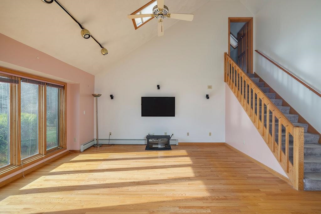 Bow, New Hampshire, 03304, United States, 4 Bedrooms Bedrooms, ,6 BathroomsBathrooms,Residential,For Sale,1989692