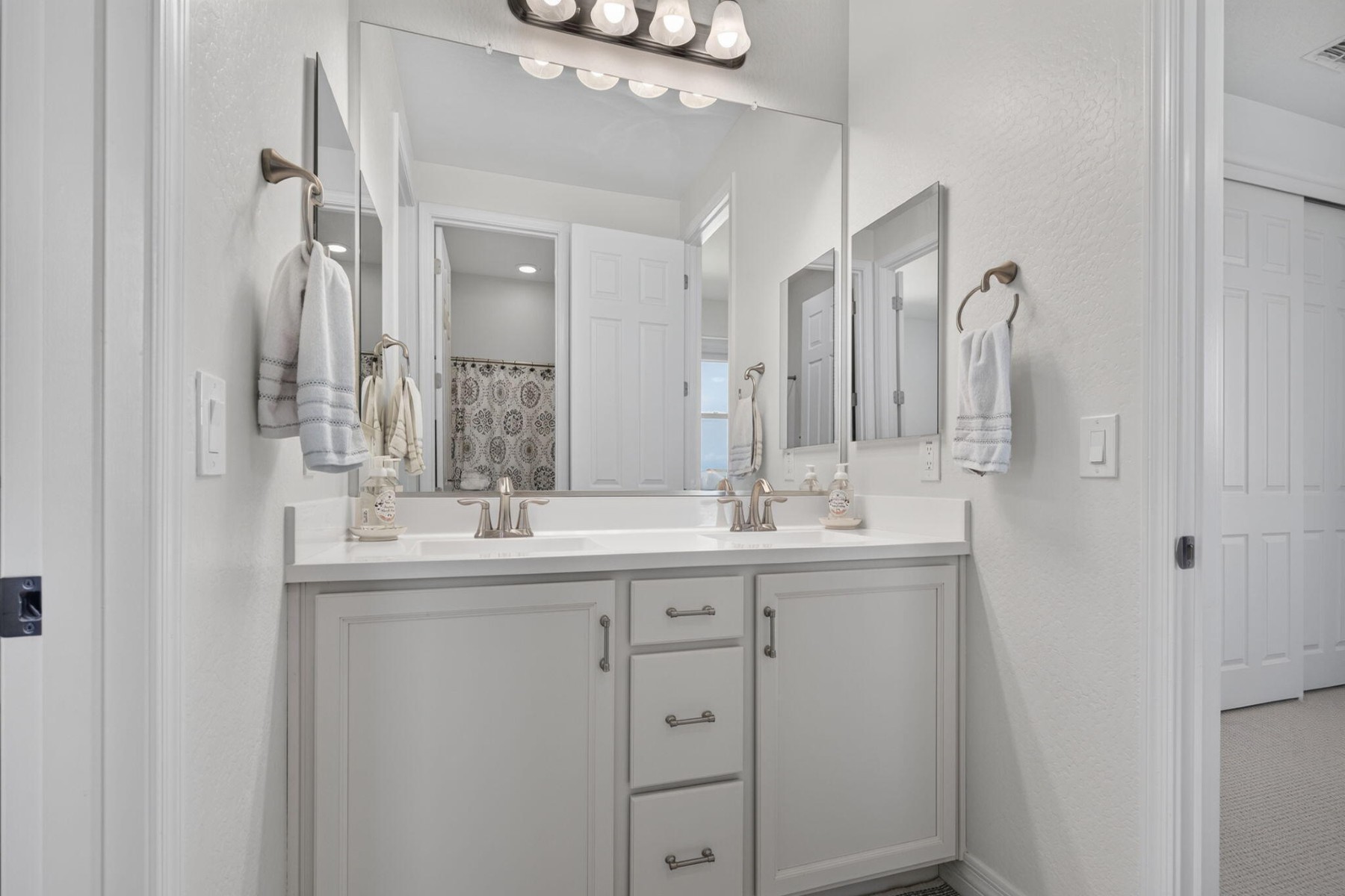  20668 W Park Meadows Drive, Buckeye, AZ 85396 - 物件實景