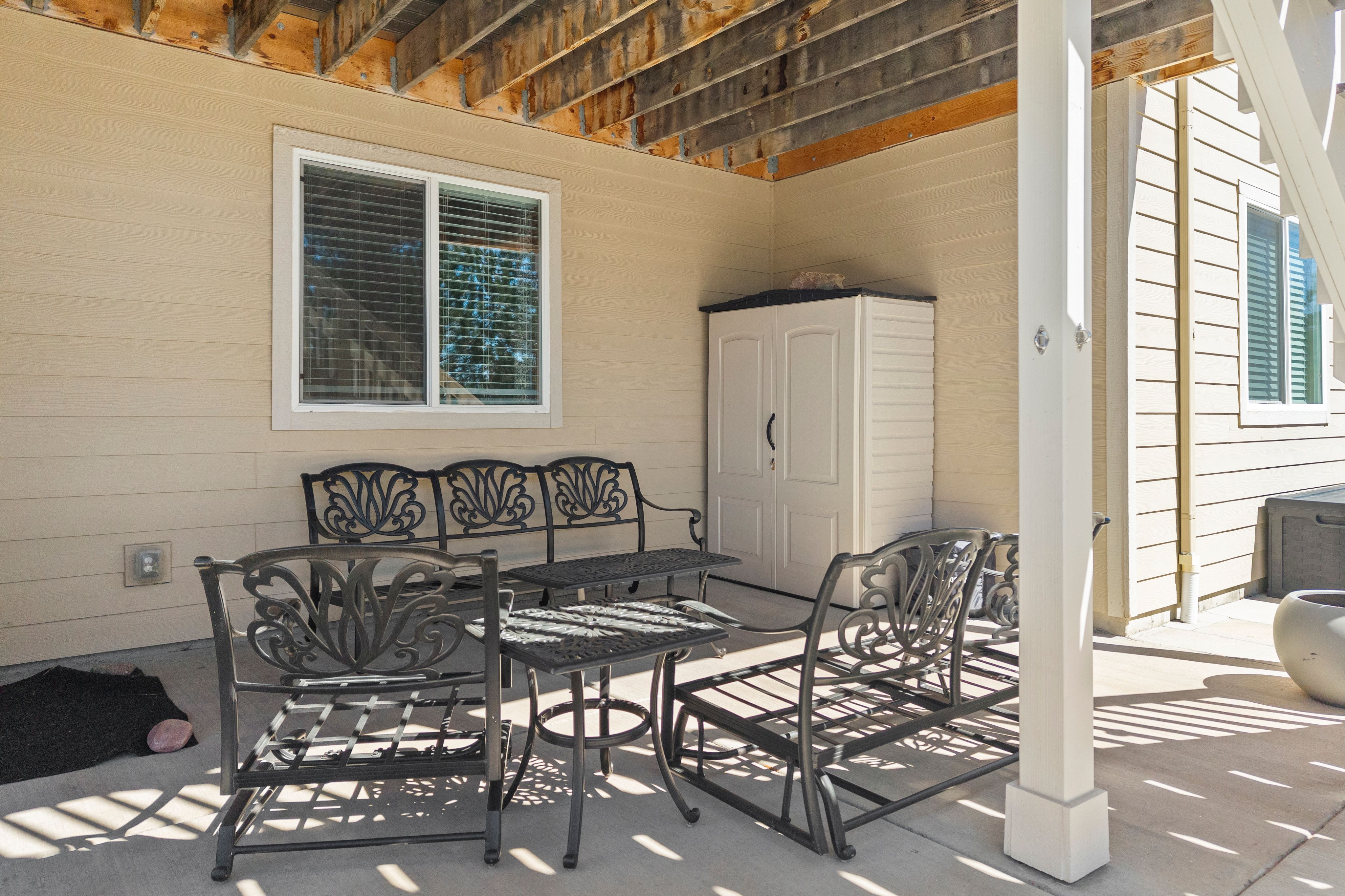  Open, Spacious, Upgraded, Walkout Rancher is Meticulous and with Views - 物件實景