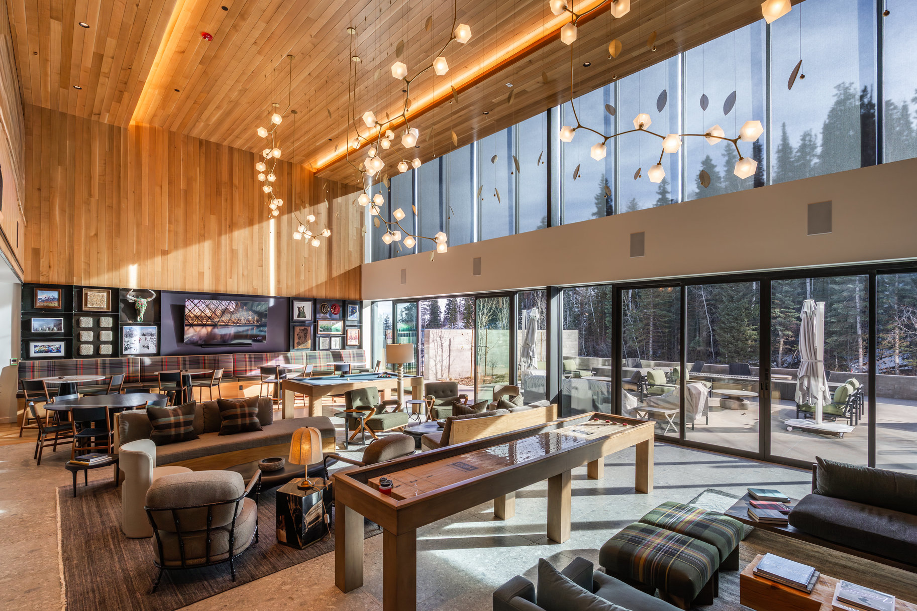  Furnished 5-bedroom Penthouse at Founder