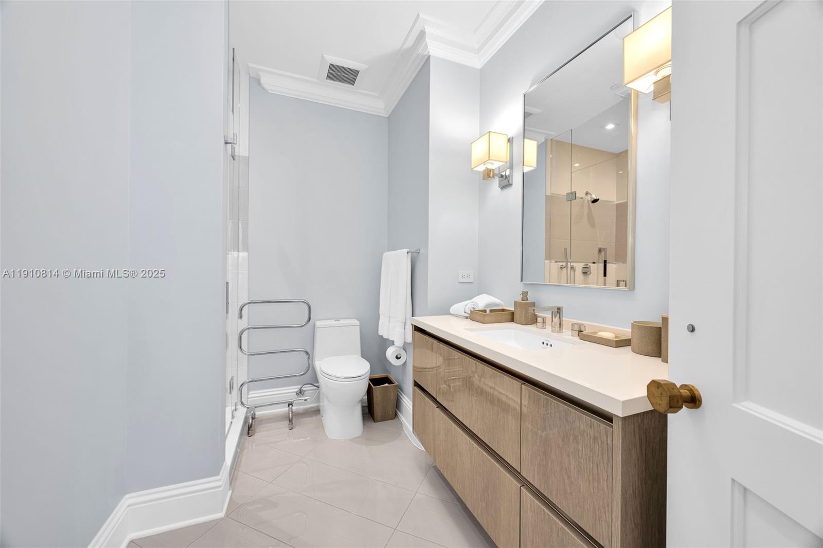 Coral Gables, Florida, 33133, United States, 3 Bedrooms Bedrooms, ,4 BathroomsBathrooms,Residential,For Sale,1989420