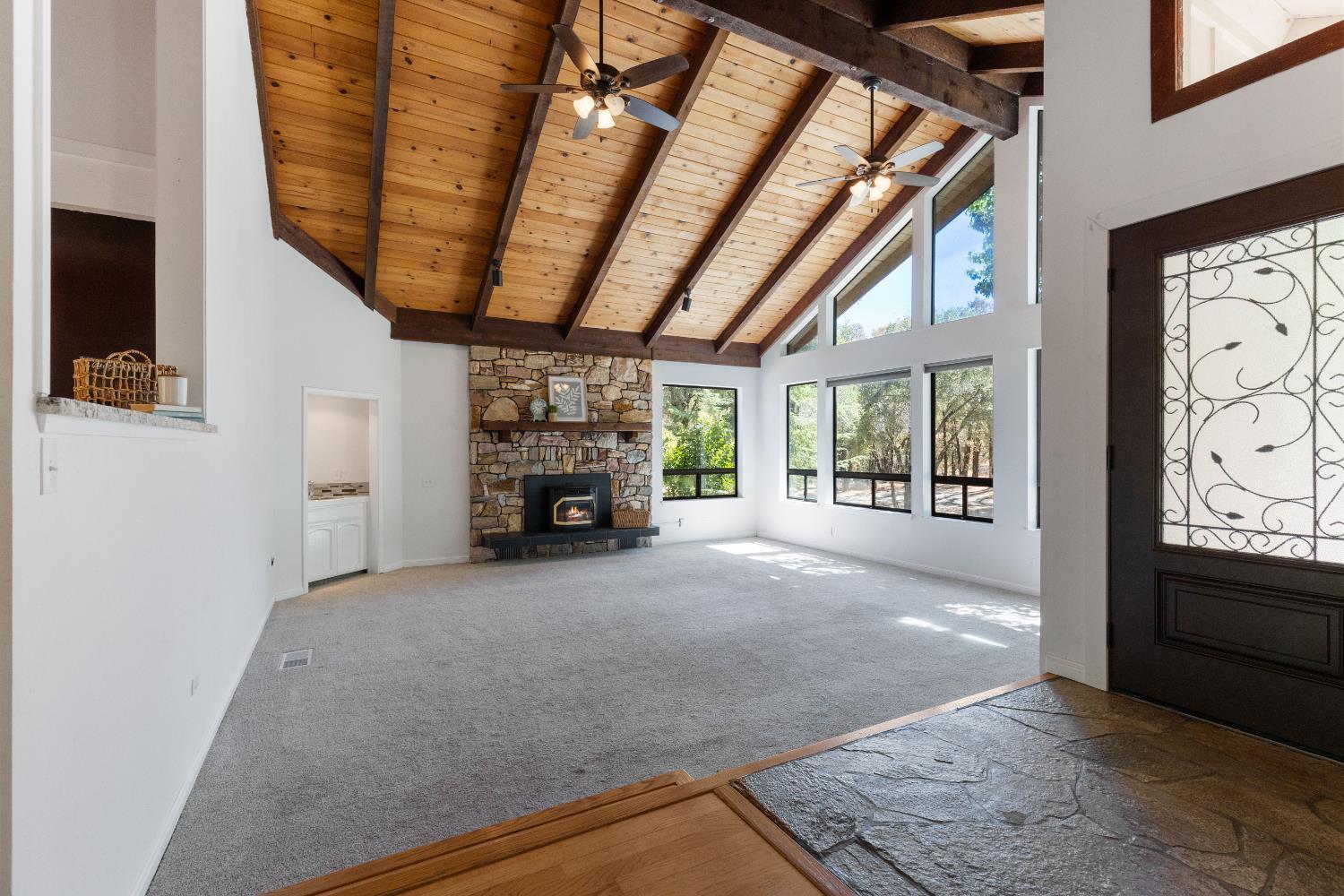 Grass Valley, California, 95949, United States, 3 Bedrooms Bedrooms, ,3 BathroomsBathrooms,Residential,For Sale,1983094