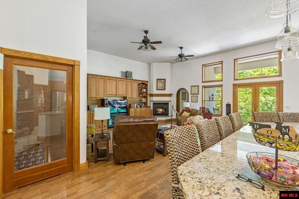 7922 HWY 201 SOUTH, Mountain Home, Arkansas, 72653, United States, 5 Bedrooms Bedrooms, ,6 BathroomsBathrooms,Residential,For Sale,7922 HWY 201 SOUTH,1266257