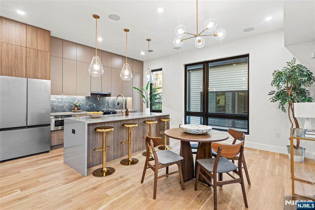 Jersey City, New Jersey, 07307, United States, 3 Bedrooms Bedrooms, ,3 BathroomsBathrooms,Residential,For Sale,2002133