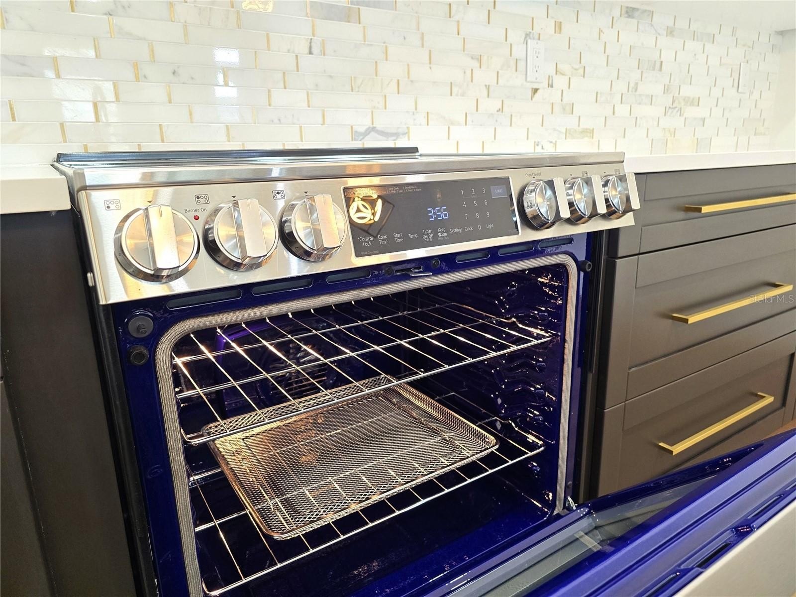 TAMPA, Florida, 33607, United States, 5 Bedrooms Bedrooms, ,3 BathroomsBathrooms,Residential,For Sale,1976051